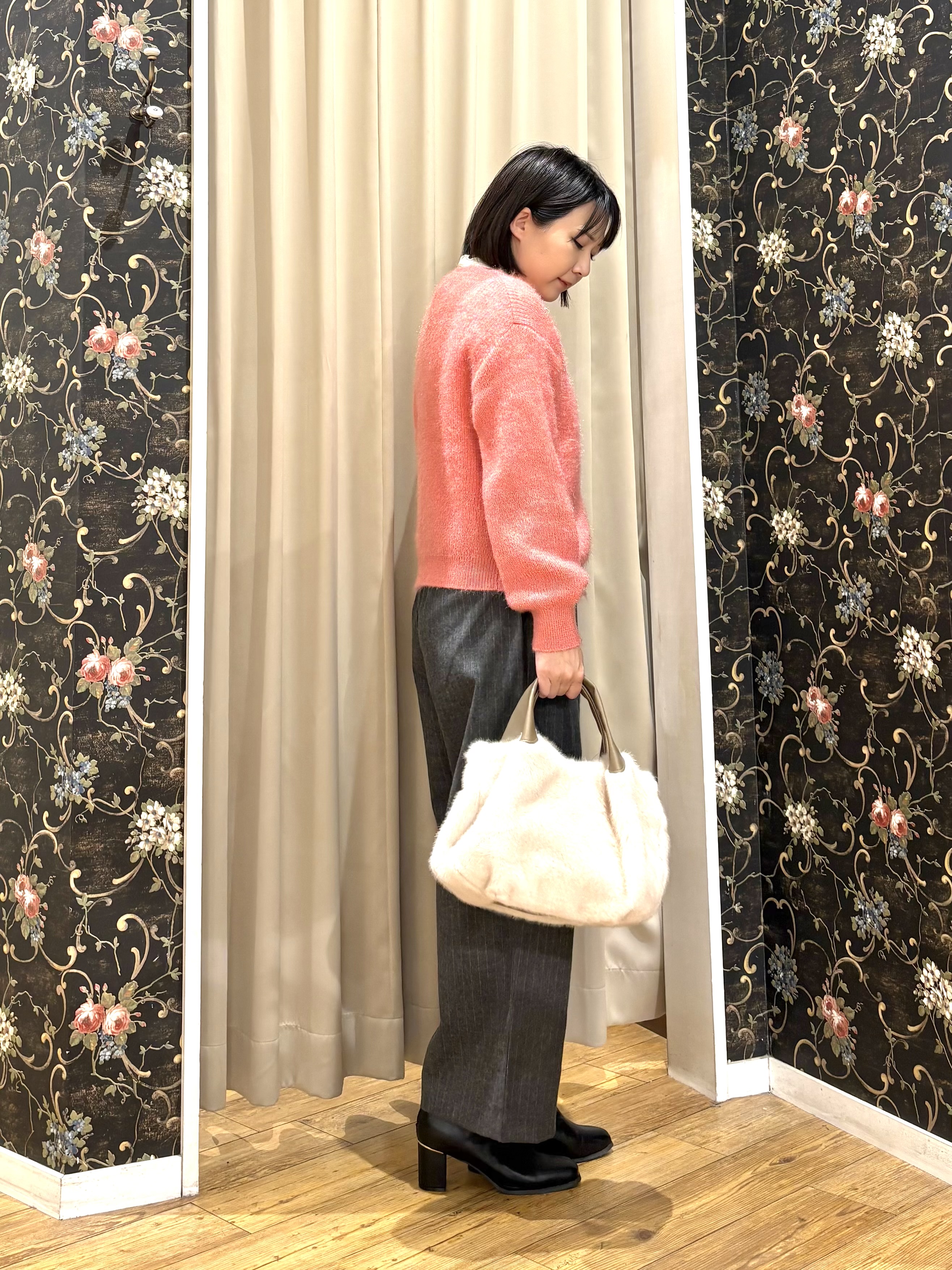 ネリさんの「SHOO･LA･RUE｜【S-LL】ゆるもこ シャギーニットカーディガン」を使ったコーディネート