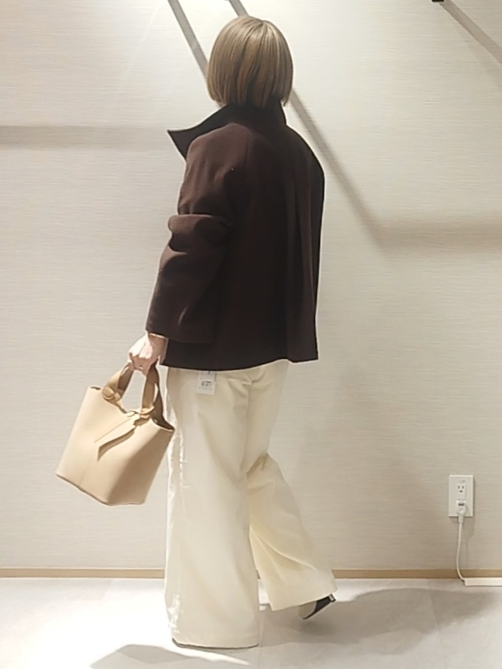 s u g iさんの「UNTITLED｜【軽アウター/ウール100】ウールショートコート」を使ったコーディネート