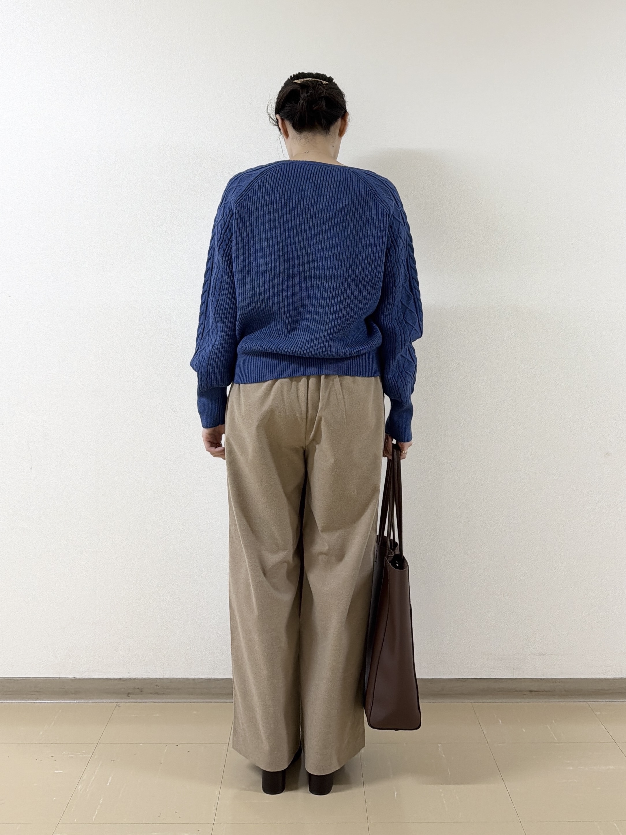 あんづさんの「SHOO･LA･RUE｜【着丈選べる/セットアップ可/ぱちぱちしにくい】洗濯後しわになりにくい 両面微起毛 あったかイージー」を使ったコーディネート