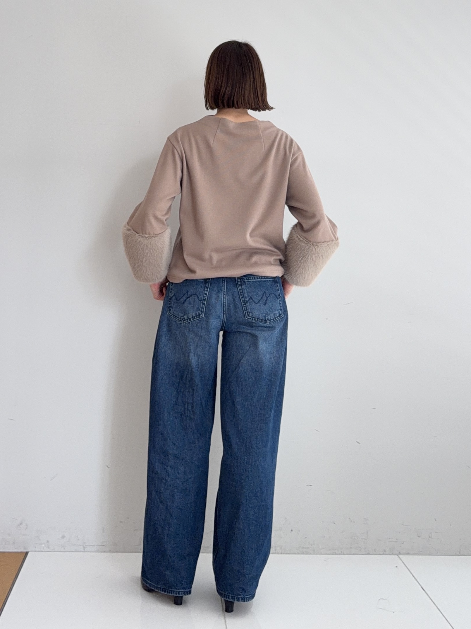 murayamaさんの「INDIVI｜【新作登場！】カーブシルエットデニム」を使ったコーディネート