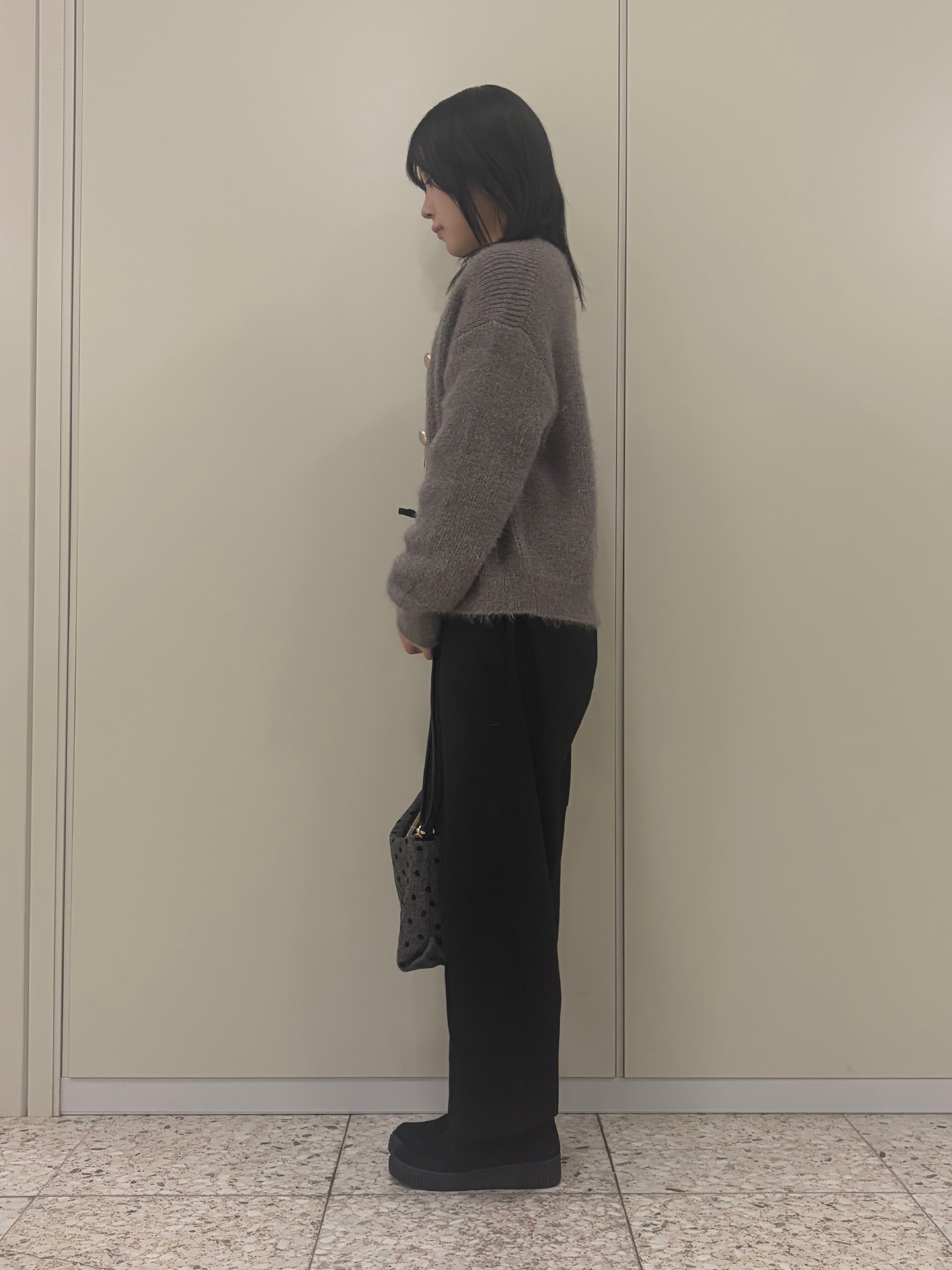 ひよりん⭐️さんの「SHOO･LA･RUE｜【絶妙なゆるピタ/S-LL/洗濯機可】ちくちくしにくいリブハイネック やわらかニット」を使ったコーディネート