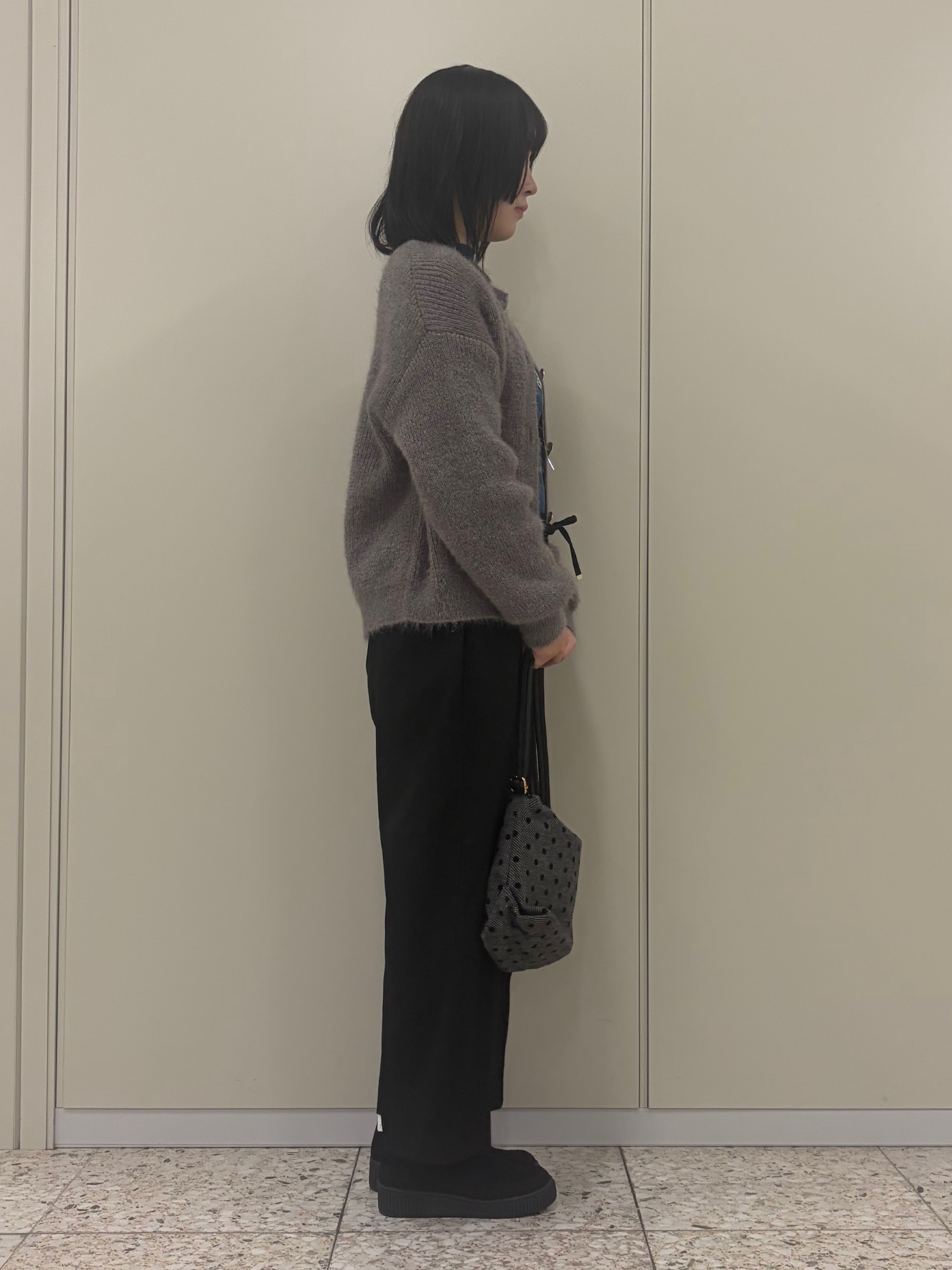 ひよりん⭐️さんの「SHOO･LA･RUE｜【絶妙なゆるピタ/S-LL/洗濯機可】ちくちくしにくいリブハイネック やわらかニット」を使ったコーディネート