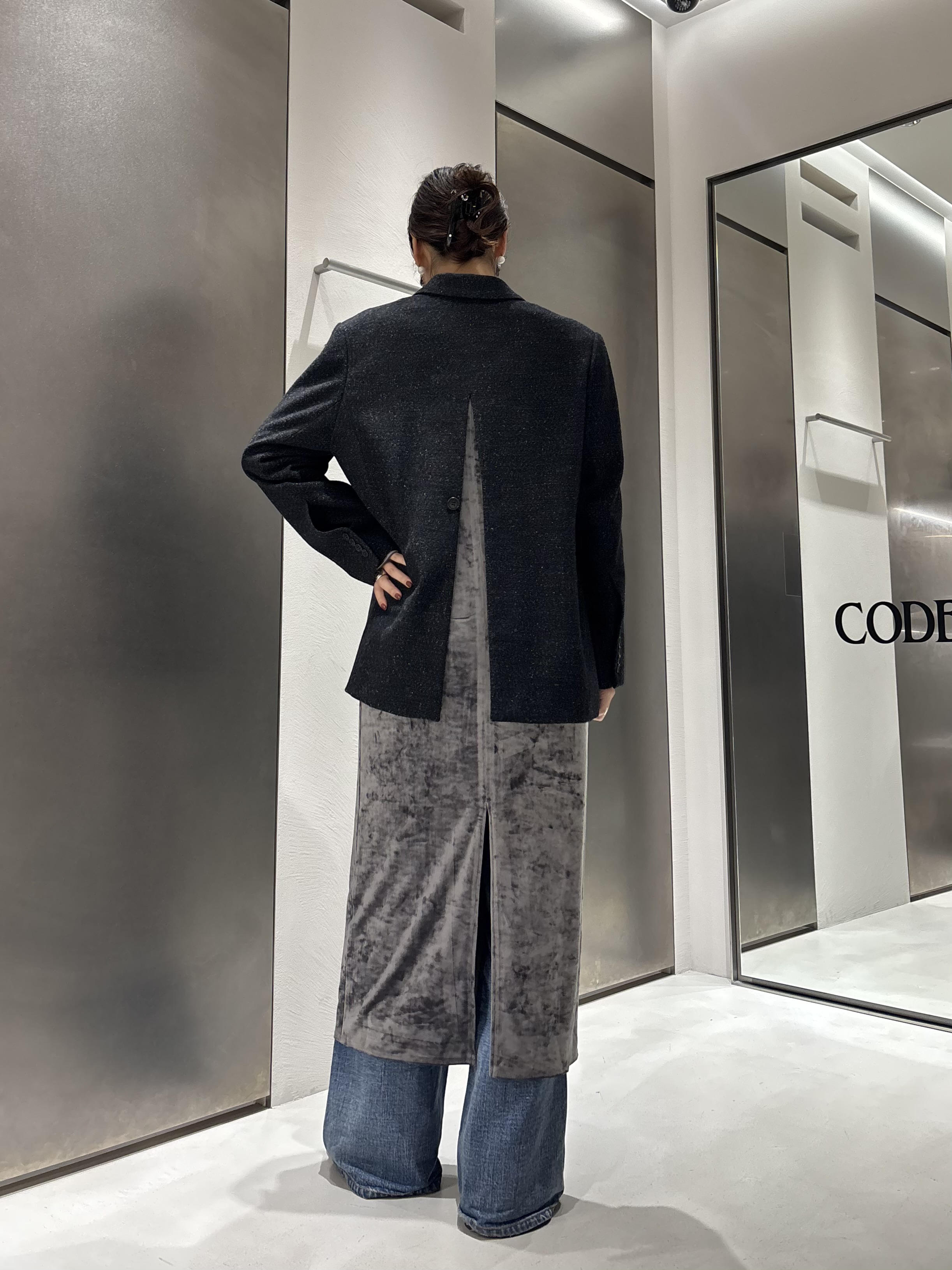 iwamiさんの「CODE A｜【ReRe】neck point velour dress」を使ったコーディネート