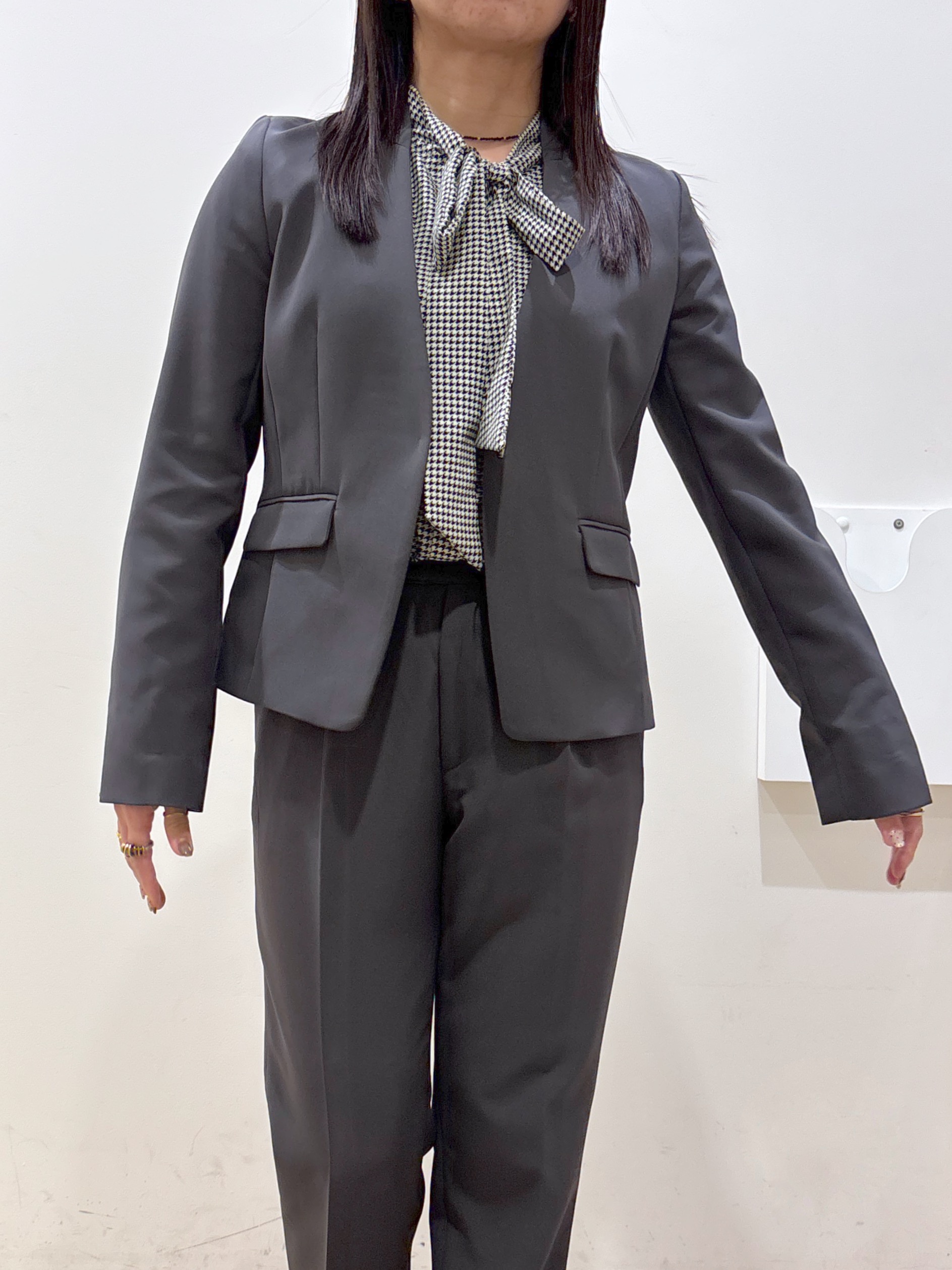 mameさんの「index｜【防シワ】セットアップ可 ダブルクロスノーカラージャケット《洗濯機OK／イージーアイロン／ストレッチ」を使ったコーディネート