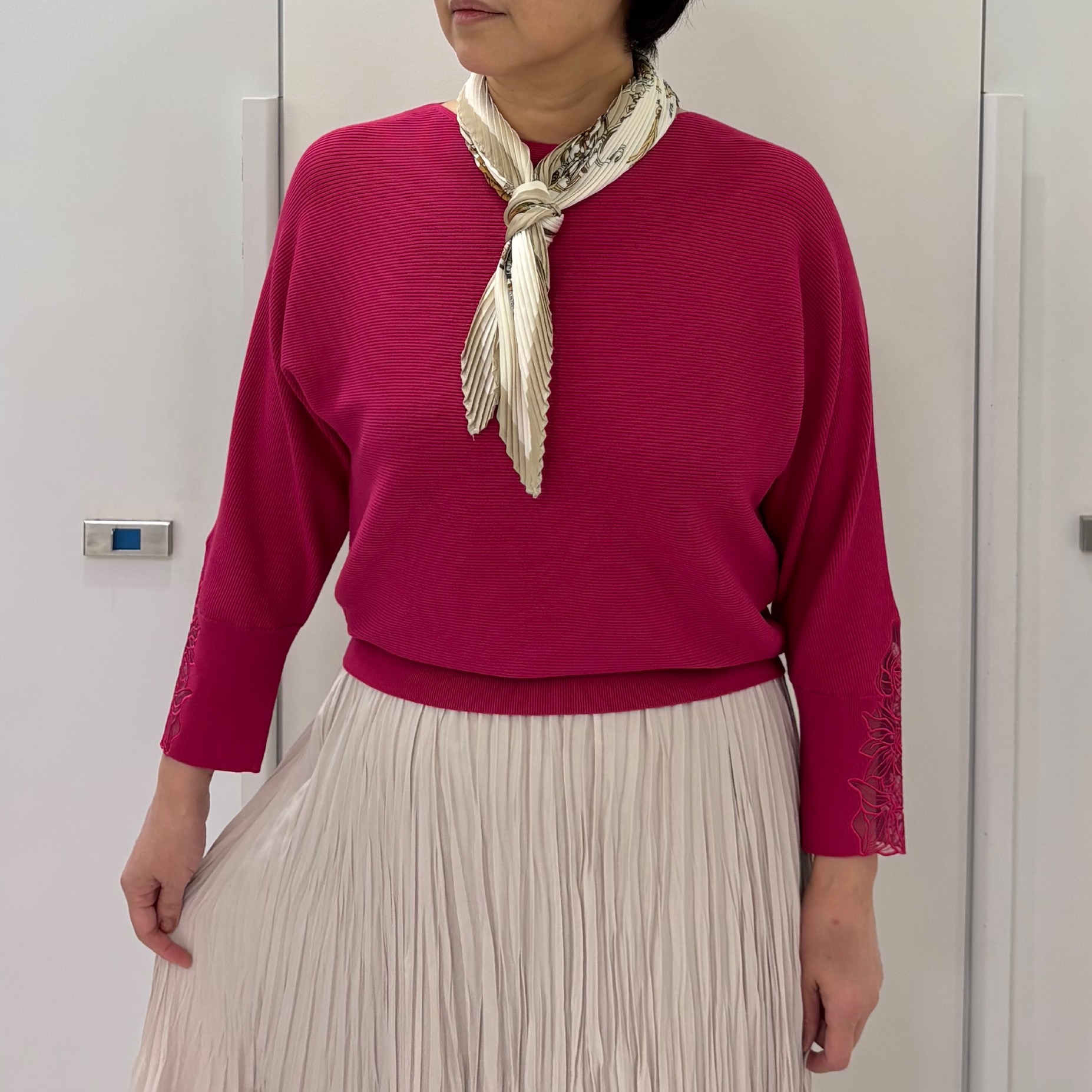 hIさんの「COUP DE CHANCE｜【手洗い可】袖口レースドルマンニット」を使ったコーディネート