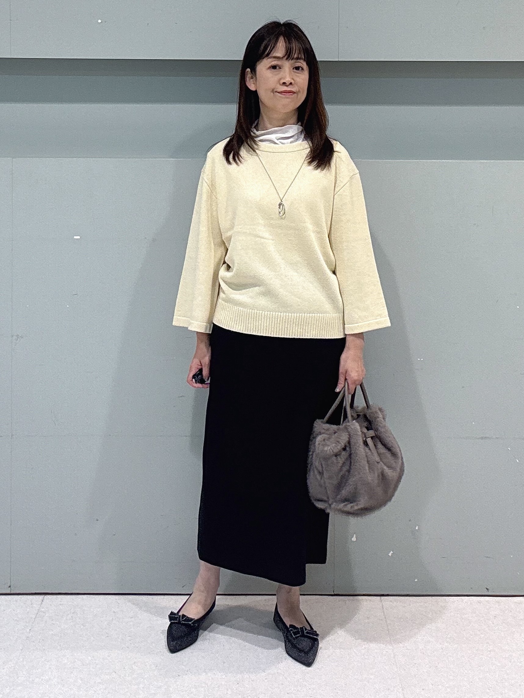 makiさんの「UNTITLED｜【6色展開/コットン100】カラーベーシックシャツ」を使ったコーディネート