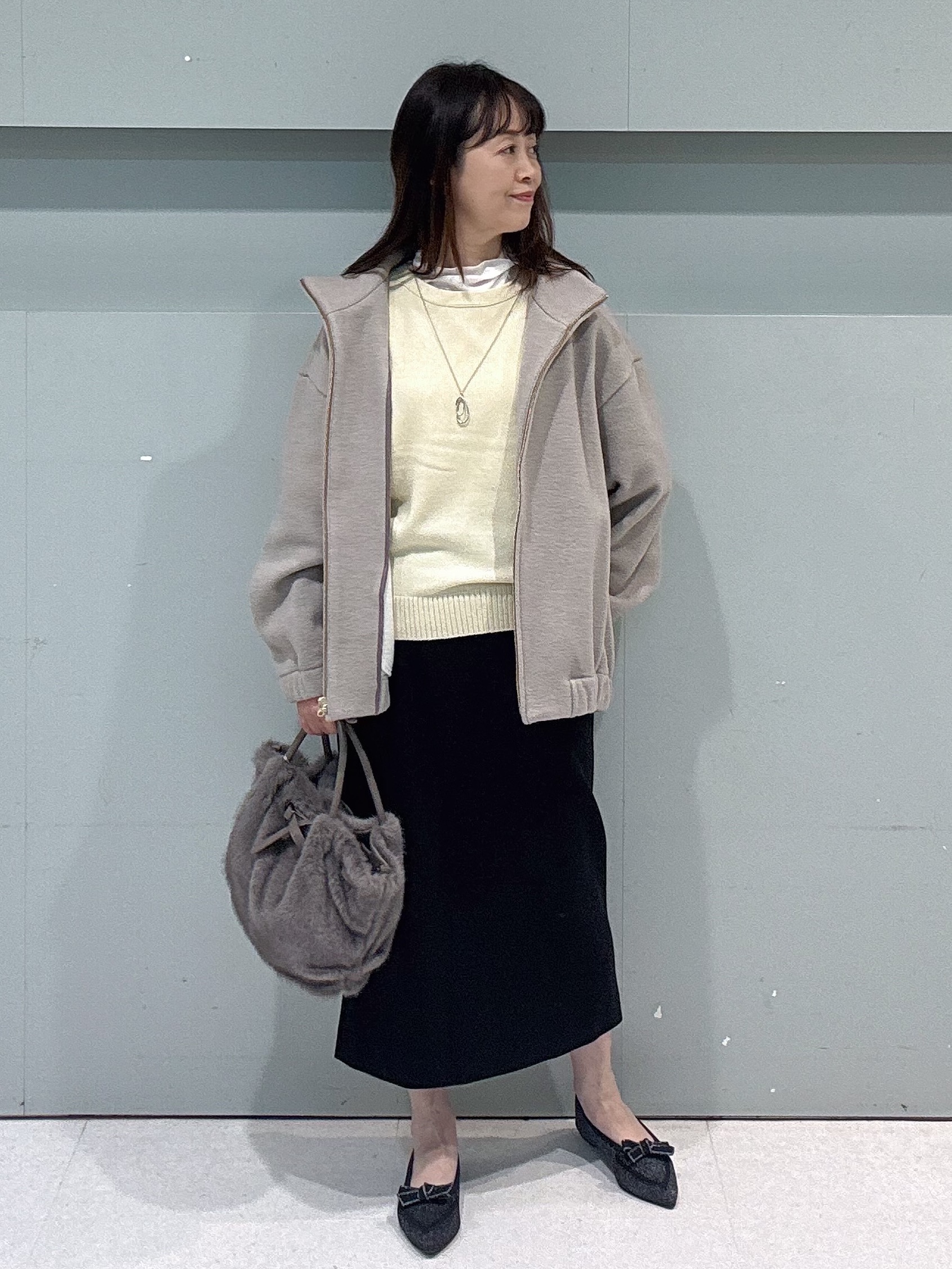 makiさんの「UNTITLED｜【6色展開/コットン100】カラーベーシックシャツ」を使ったコーディネート