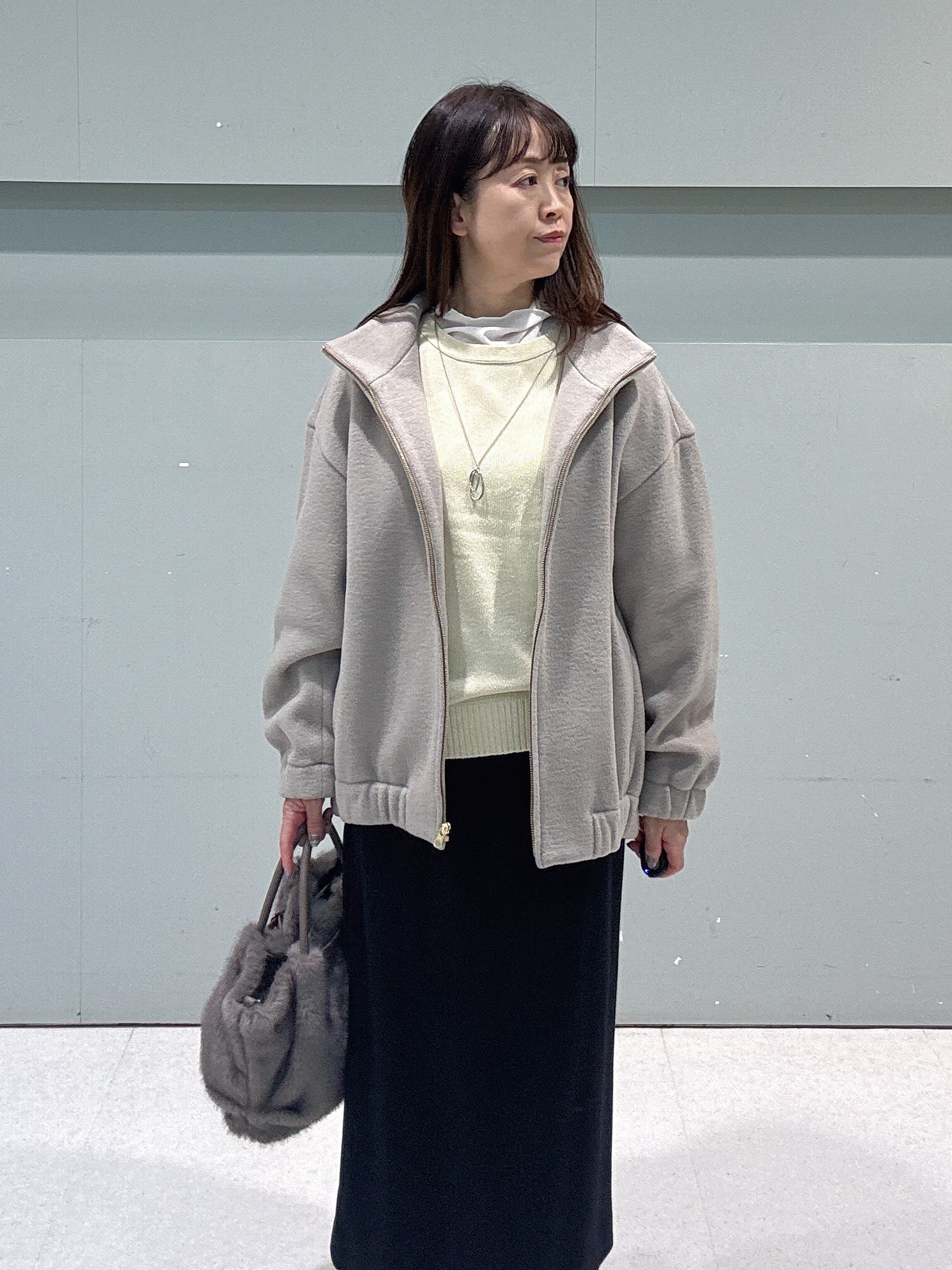 makiさんの「UNTITLED｜【6色展開/コットン100】カラーベーシックシャツ」を使ったコーディネート