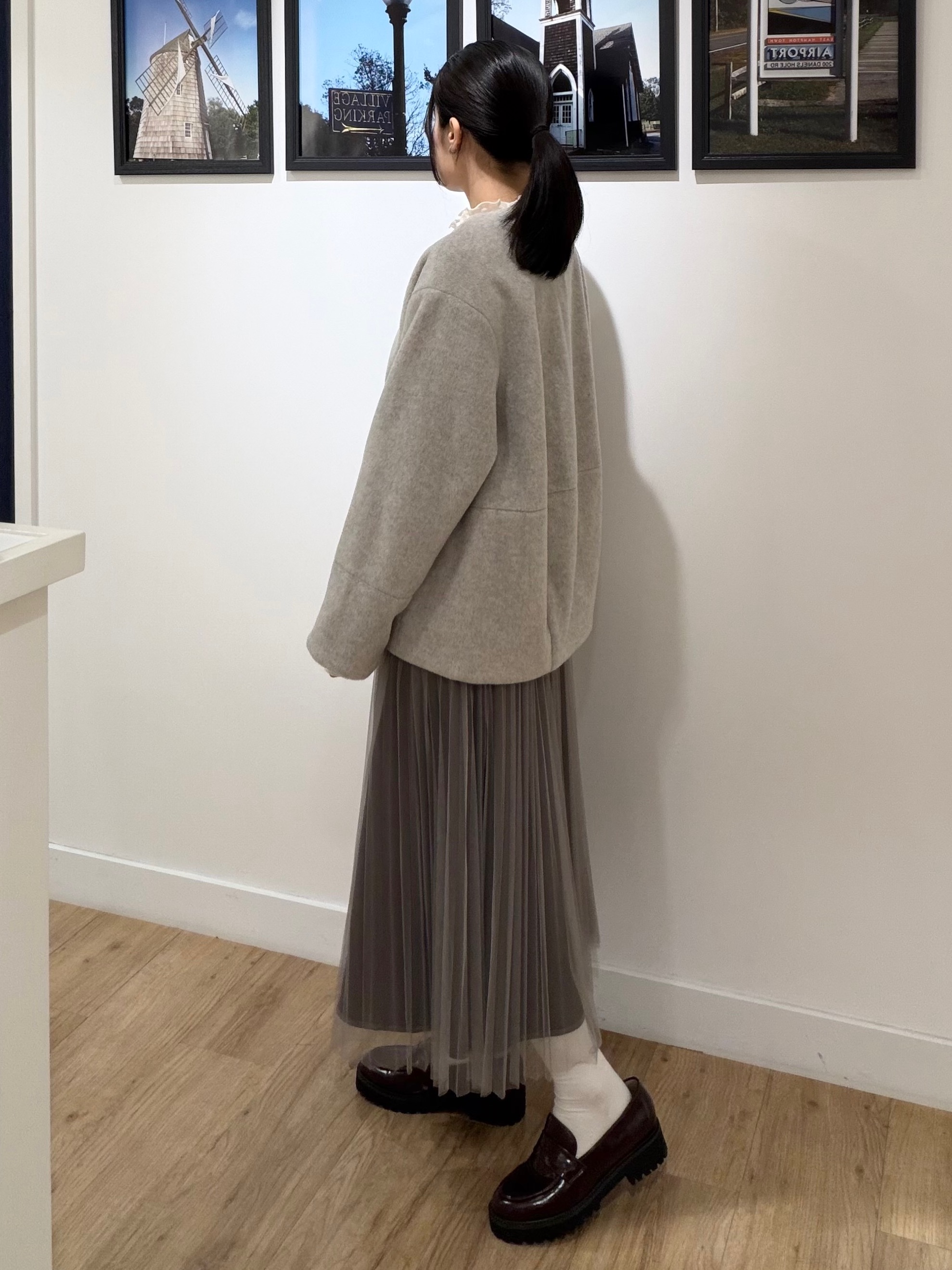 秦美里さんの「Dessin｜【洗える/秋のレイヤード】シュリンクレース ハイネックプルオーバー」を使ったコーディネート