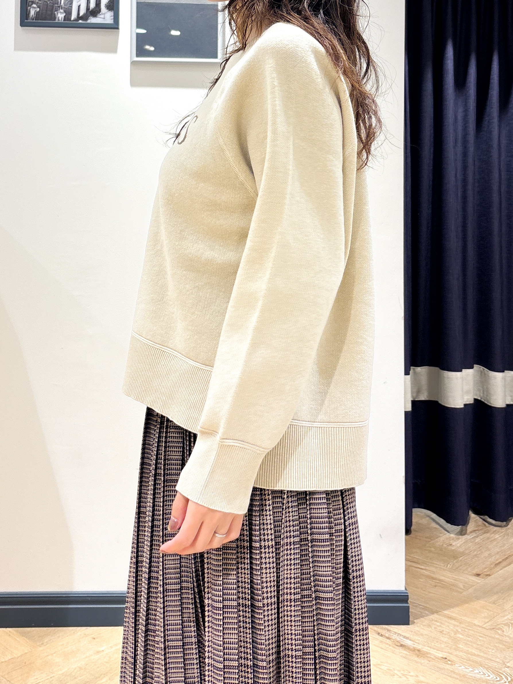 ayakaさんの「grove｜スエットライクロゴニットプルオーバー」を使ったコーディネート
