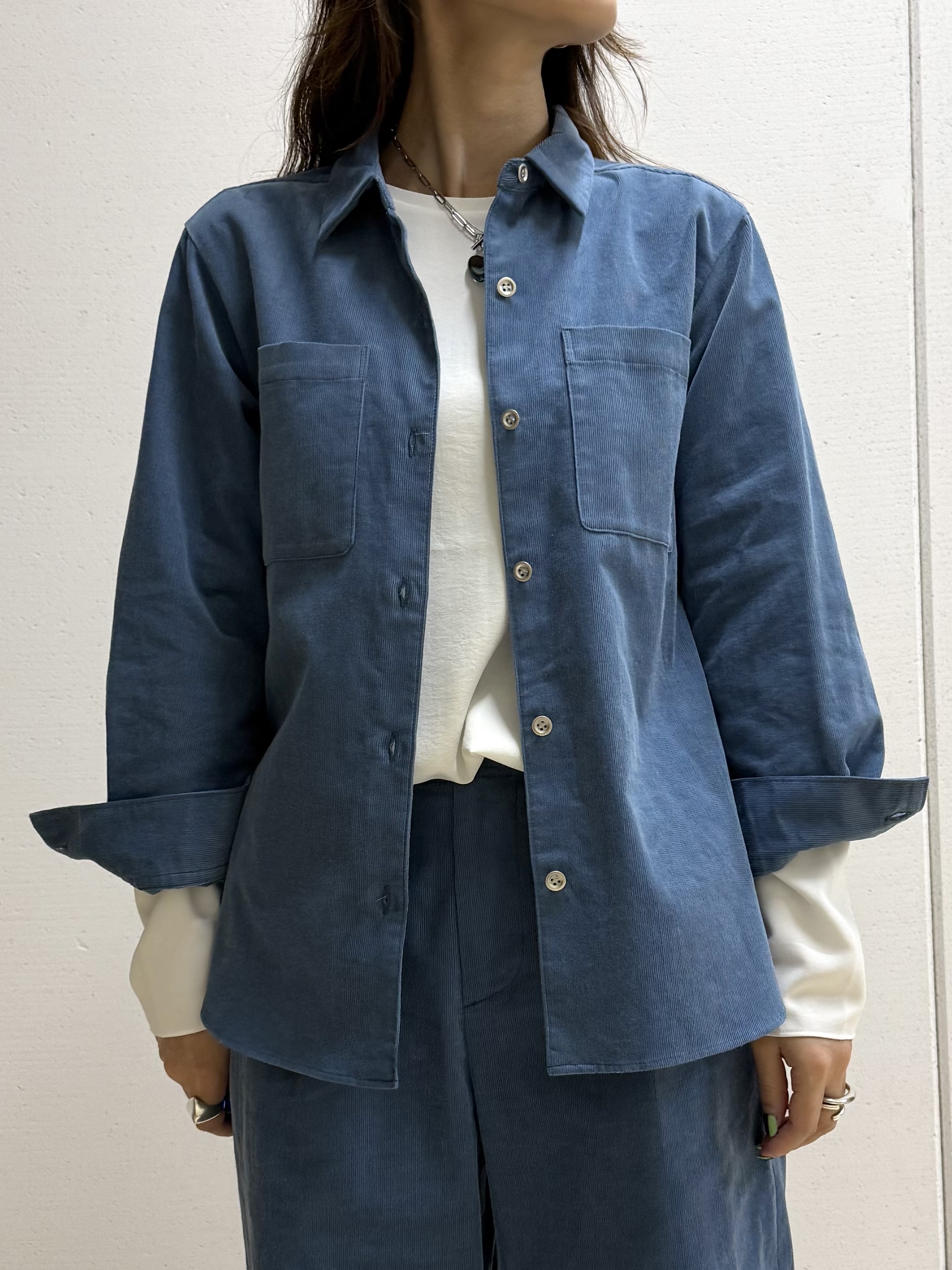 mamiさんの「INDIVI｜【大人コーデュロイ／SETUP可】ソフトセミワイドパンツ」を使ったコーディネート