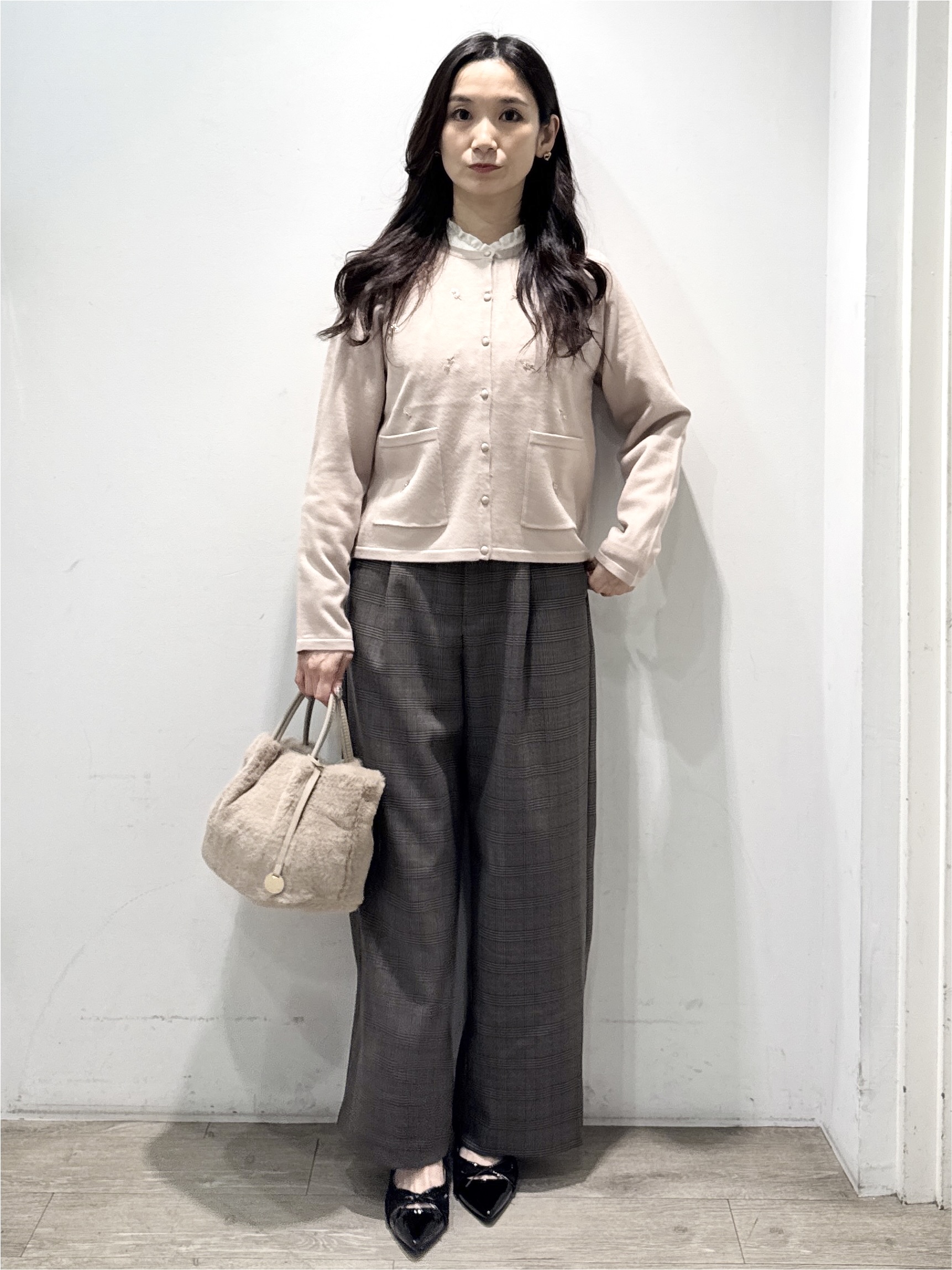 yuicciさんの「OPAQUE.CLIP｜【上品刺繍が華やか】飛ばしビジュー カーディガン」を使ったコーディネート