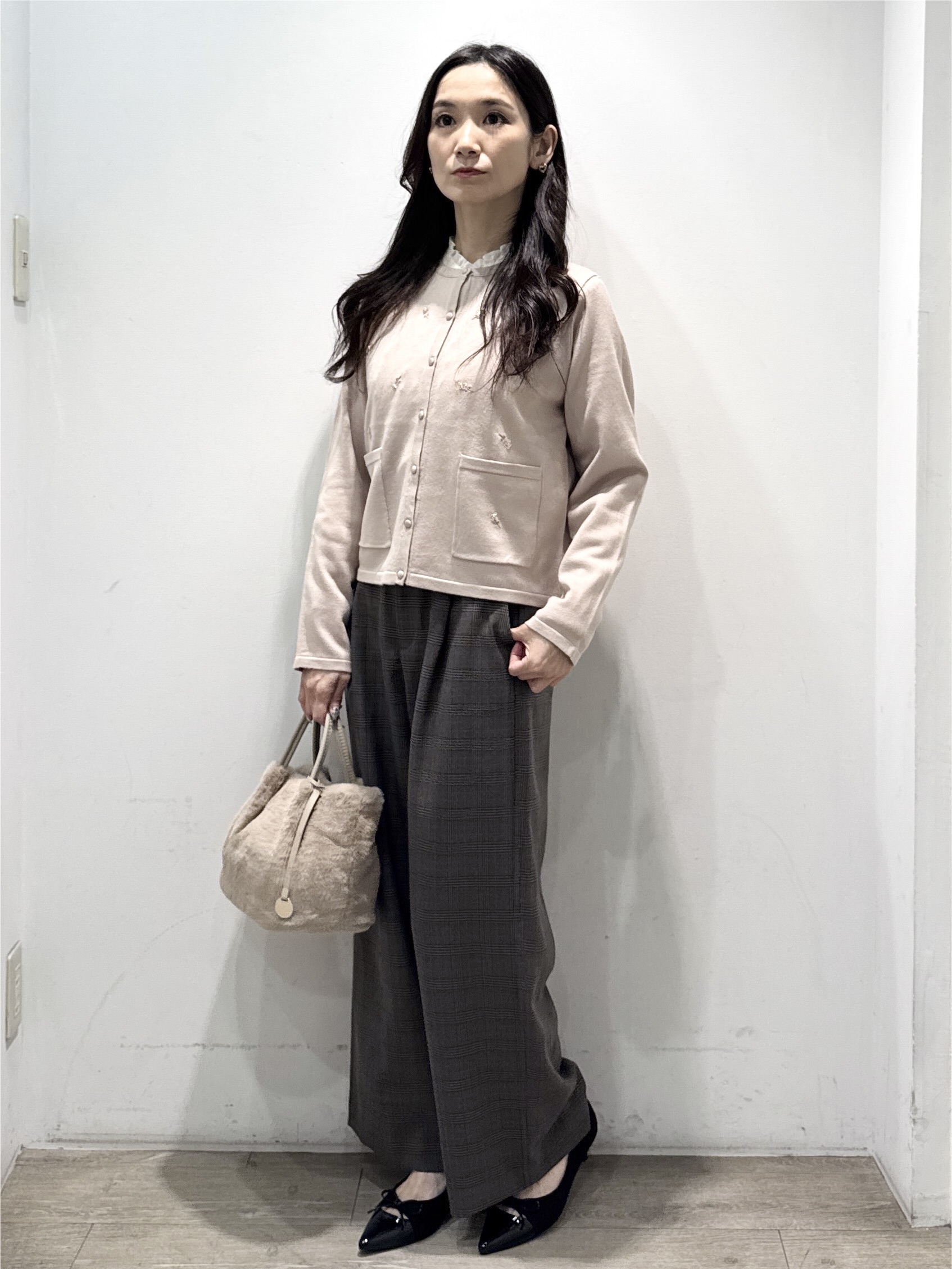 yuicciさんの「OPAQUE.CLIP｜【上品刺繍が華やか】飛ばしビジュー カーディガン」を使ったコーディネート