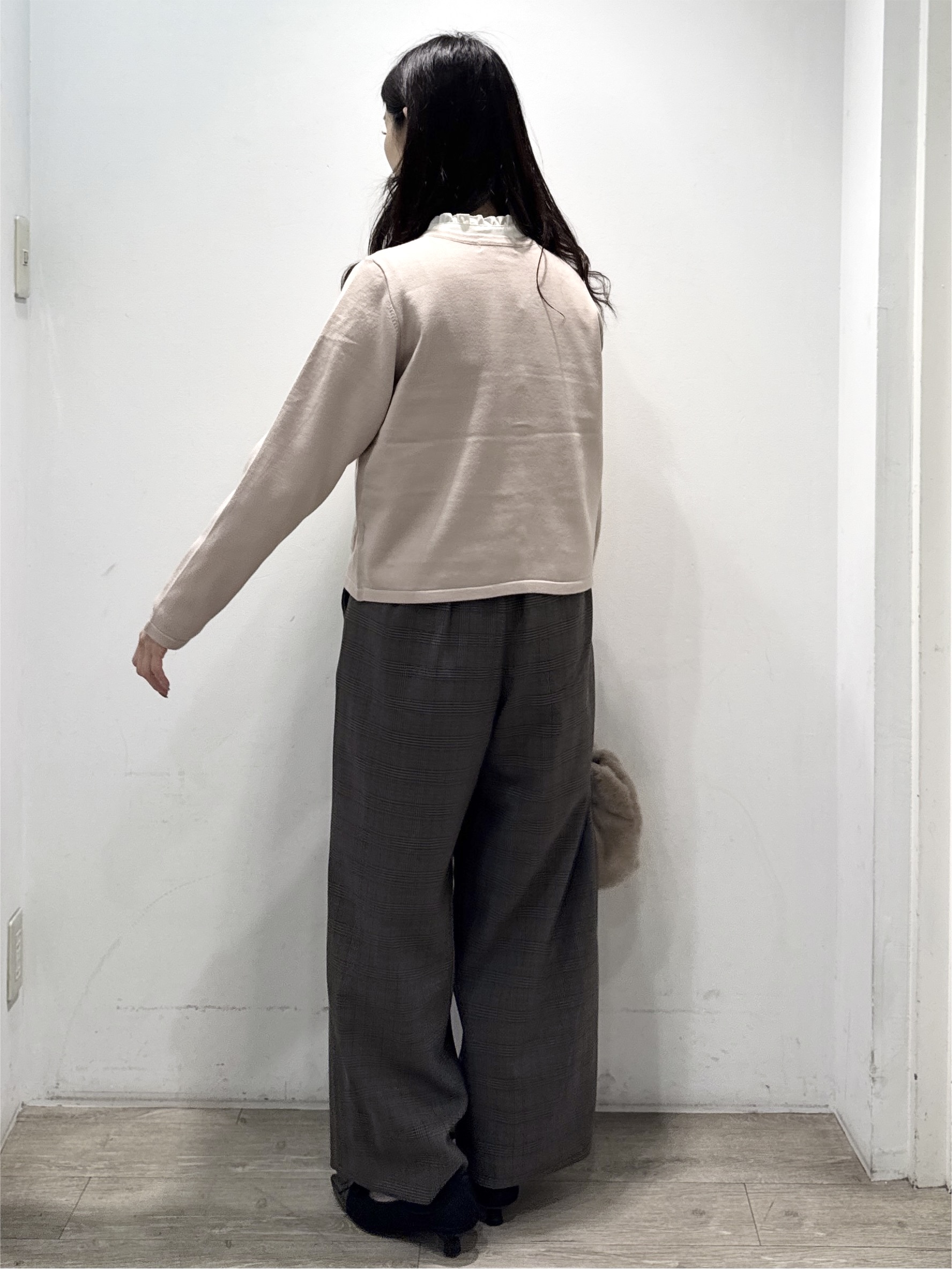yuicciさんの「OPAQUE.CLIP｜【上品刺繍が華やか】飛ばしビジュー カーディガン」を使ったコーディネート