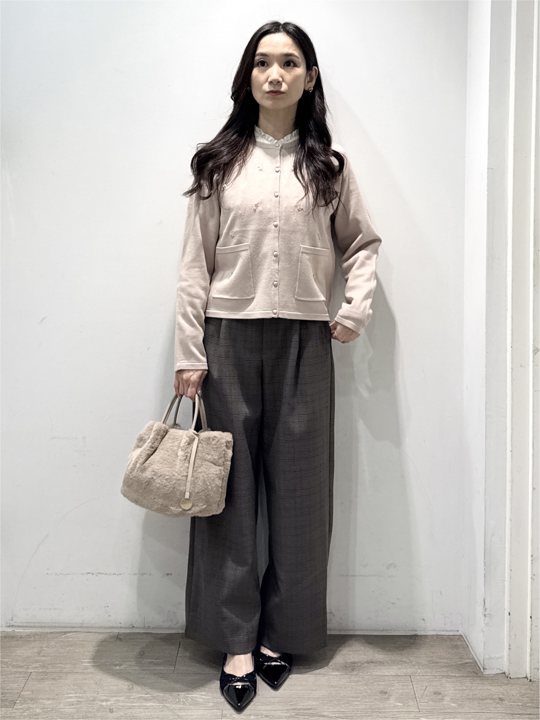 yuicciさんの「OPAQUE.CLIP｜【上品刺繍が華やか】飛ばしビジュー カーディガン」を使ったコーディネート