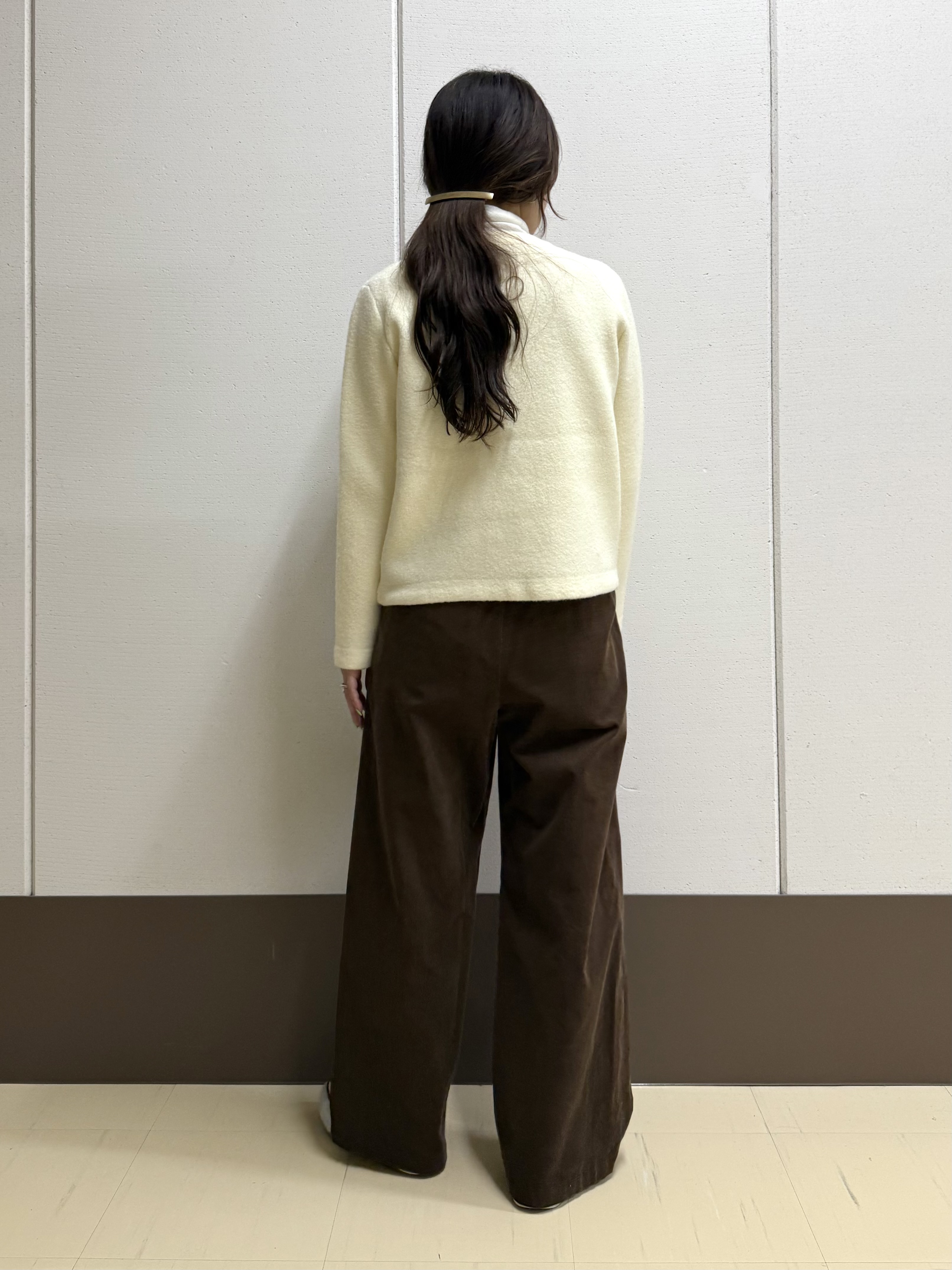 mamiさんの「INDIVI｜【軽やか】ブークレニットジャケット」を使ったコーディネート