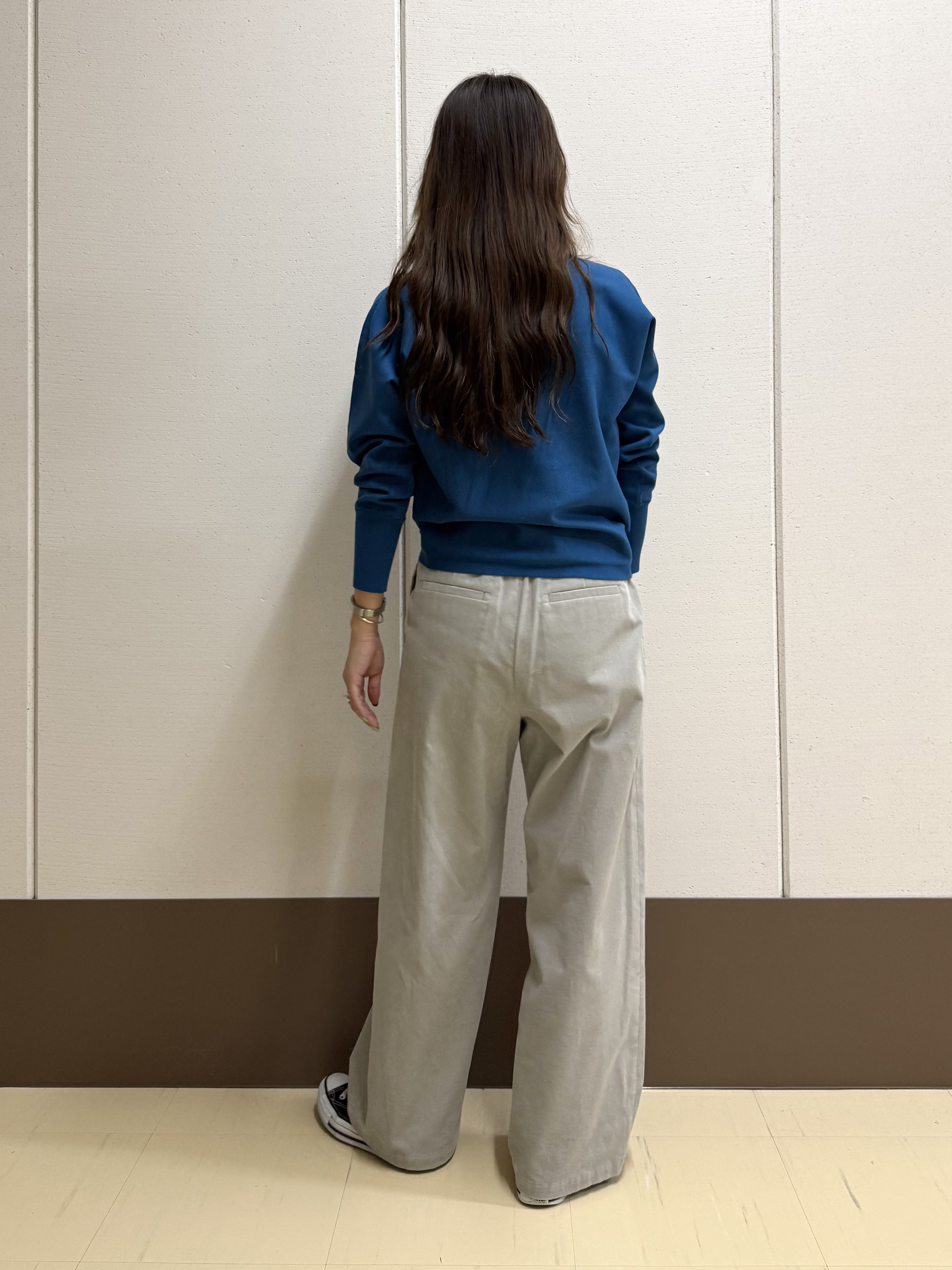 mamiさんの「INDIVI｜【選べる6色／ストレッチ◎】きれいめドルマンスリーブニット」を使ったコーディネート