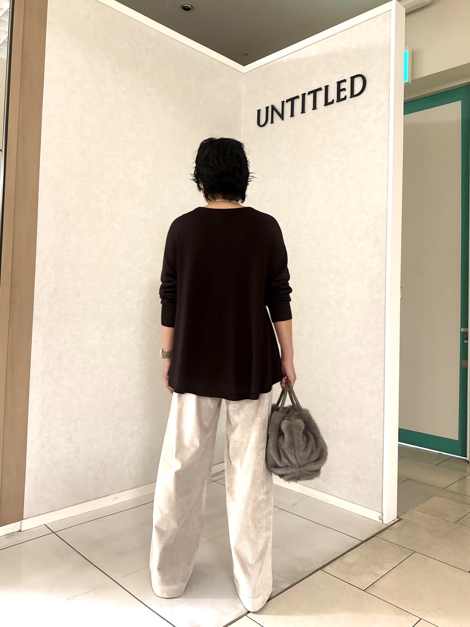 かなこさんの「UNTITLED｜【きれいに体型カバー/8色展開】Aラインシルエットニットプルオーバー」を使ったコーディネート