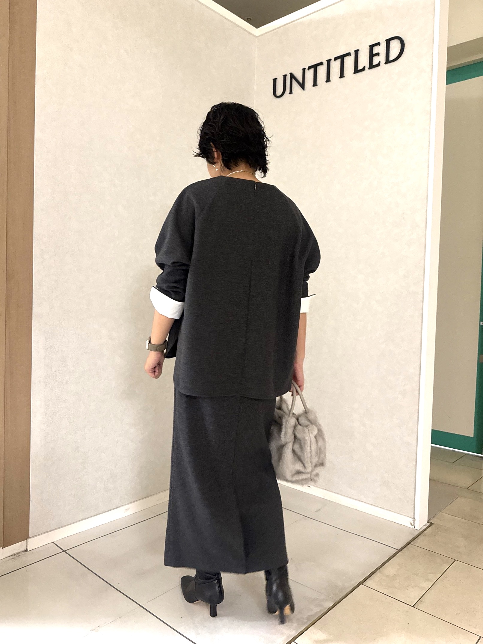 かなこさんの「UNTITLED｜【セットアップ可/スウェットライク】袖口シャツドッキングプルオーバー」を使ったコーディネート