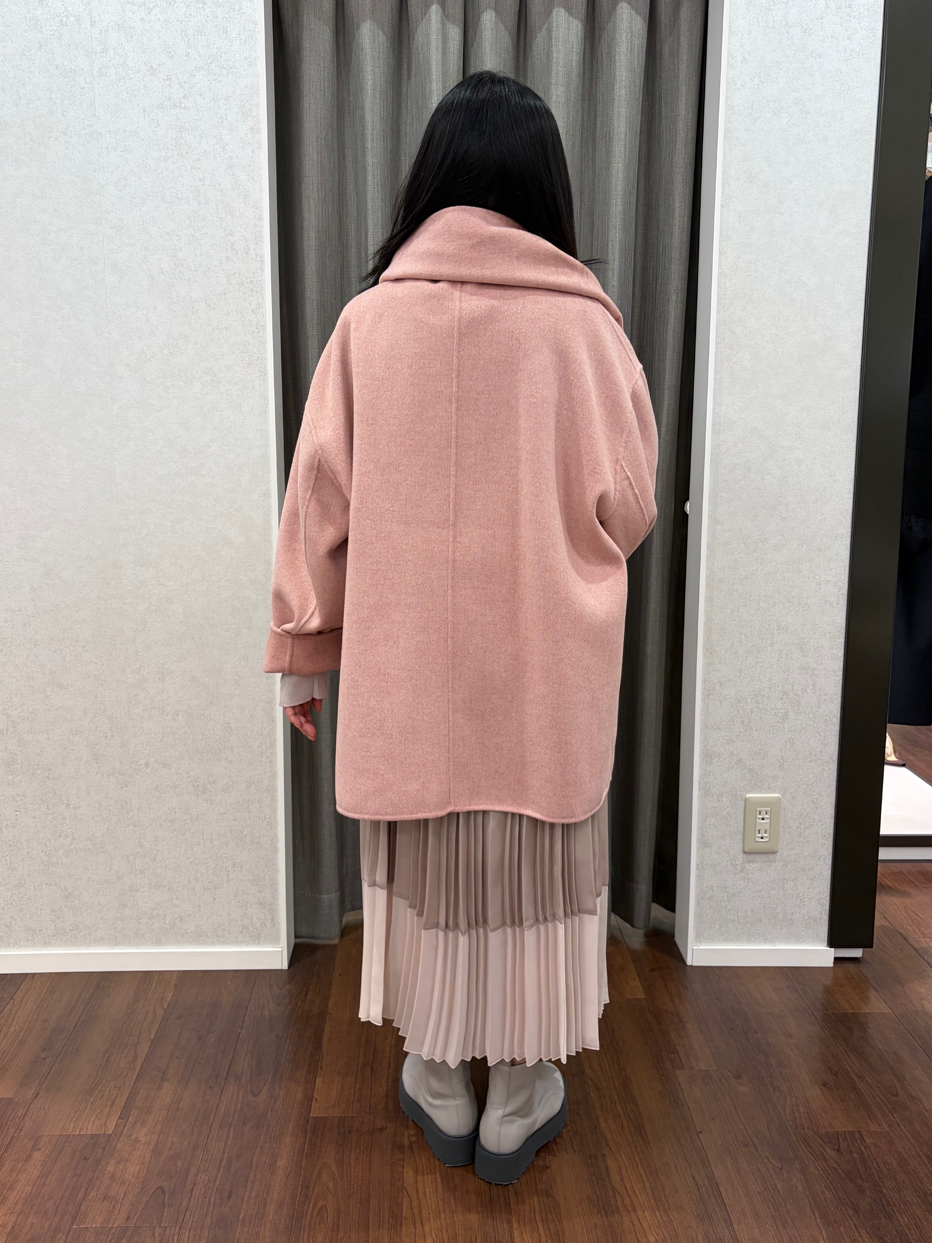 あーるさんの「UNTITLED｜【マフラー付き/ゆったり】リバーコート」を使ったコーディネート