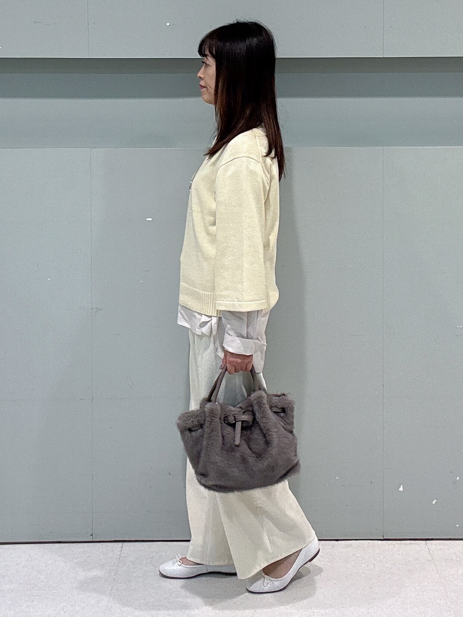 makiさんの「UNTITLED｜【6色展開/コットン100】カラーベーシックシャツ」を使ったコーディネート