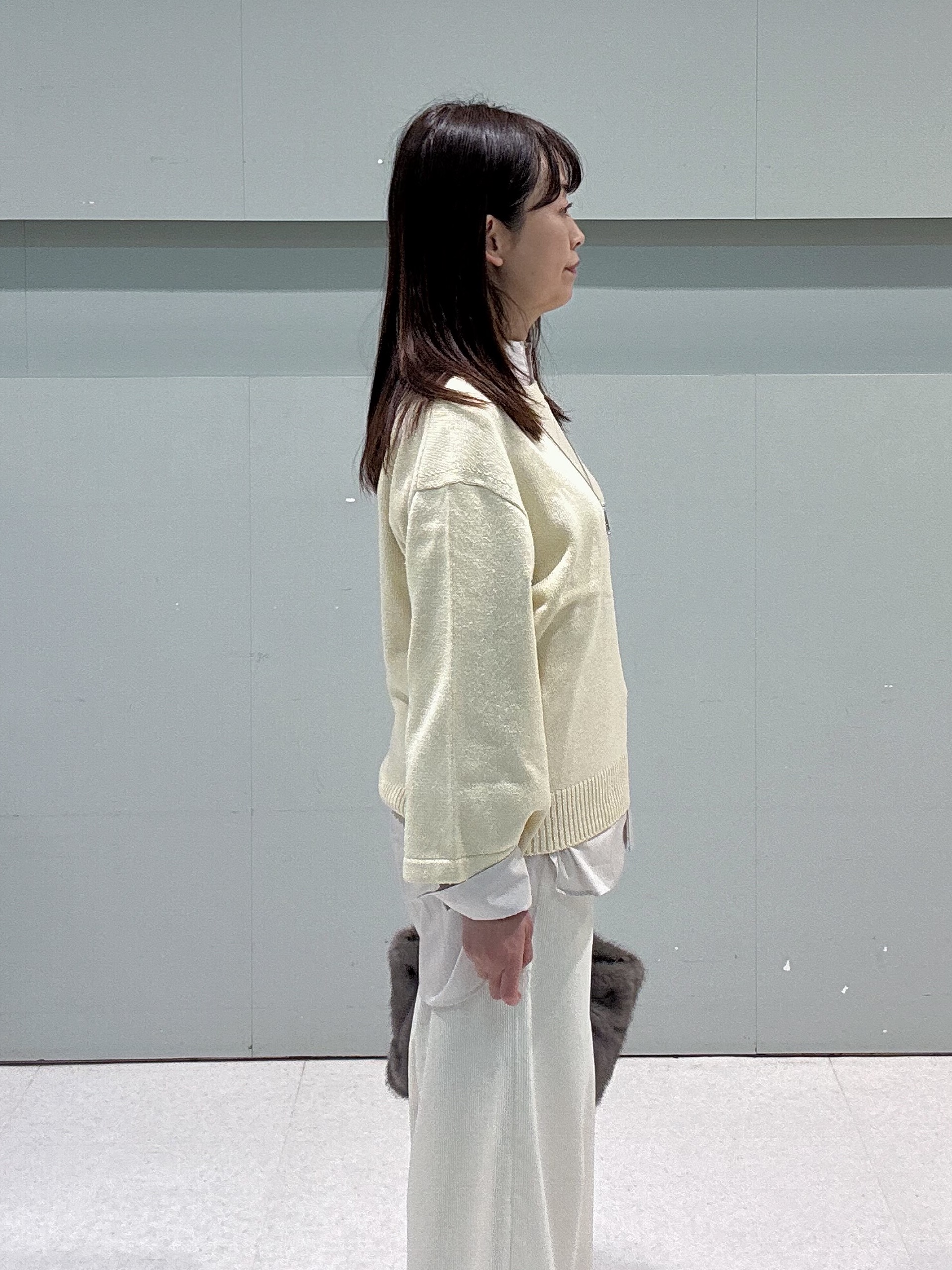 makiさんの「UNTITLED｜【6色展開/コットン100】カラーベーシックシャツ」を使ったコーディネート