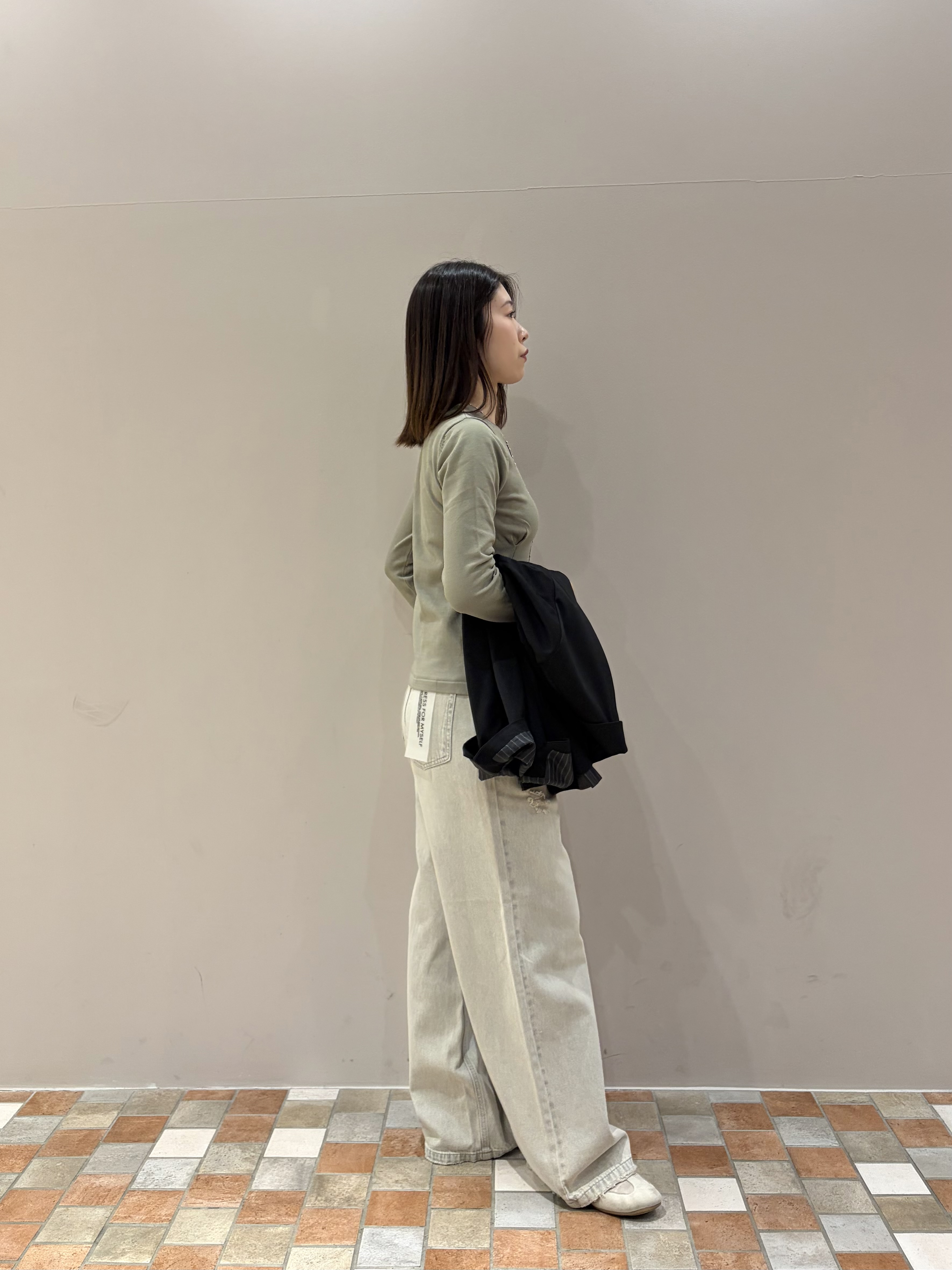 amiさんの「INDIVI｜ラインロングネックレス」を使ったコーディネート
