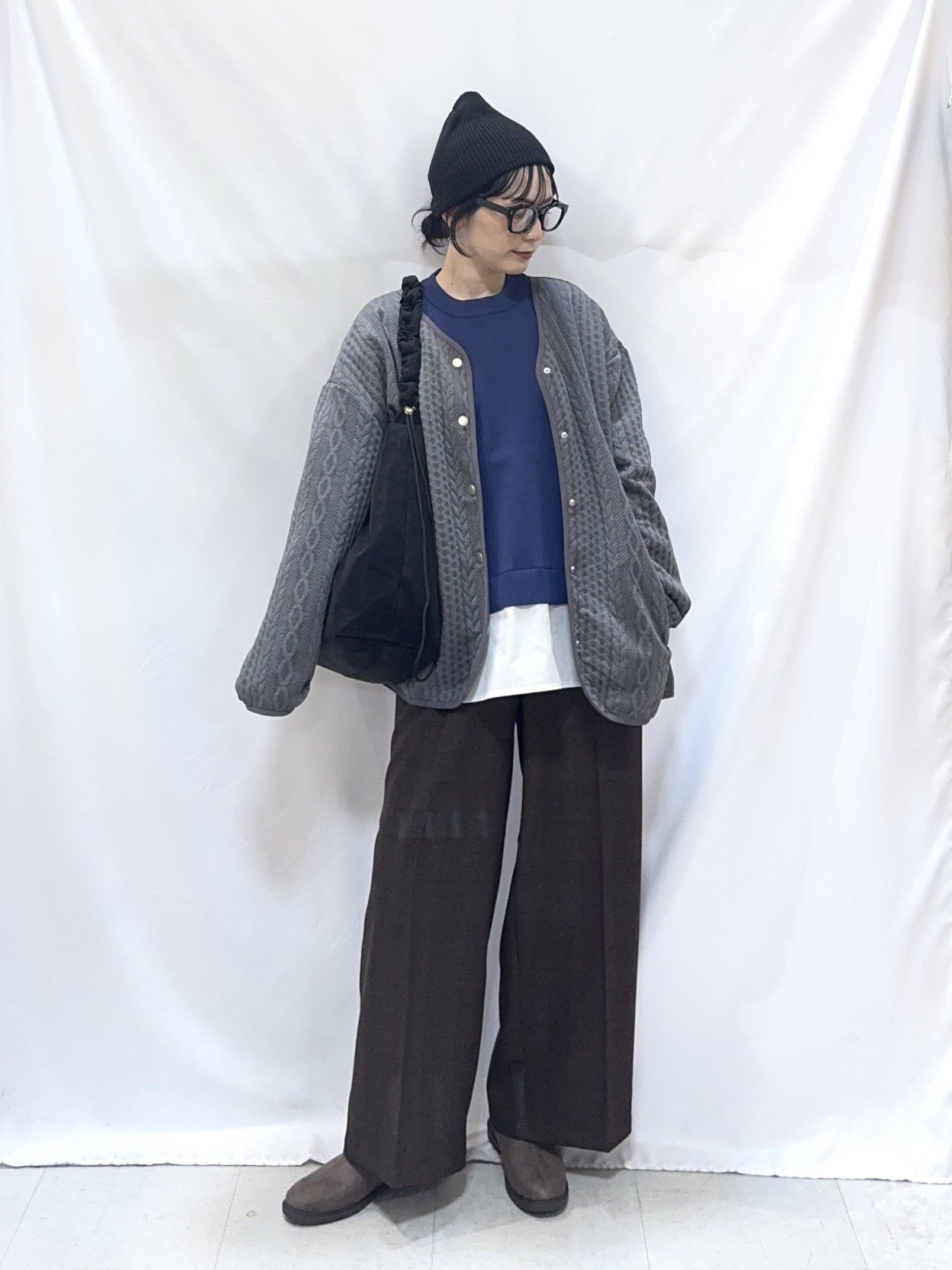 𝐇𝐢𝐫𝐨𝐦𝐢さんの「SHOO･LA･RUE｜【S-LL/体型カバー】ヒップが隠れる ラインジャカード Vネックカーディガン」を使ったコーディネート
