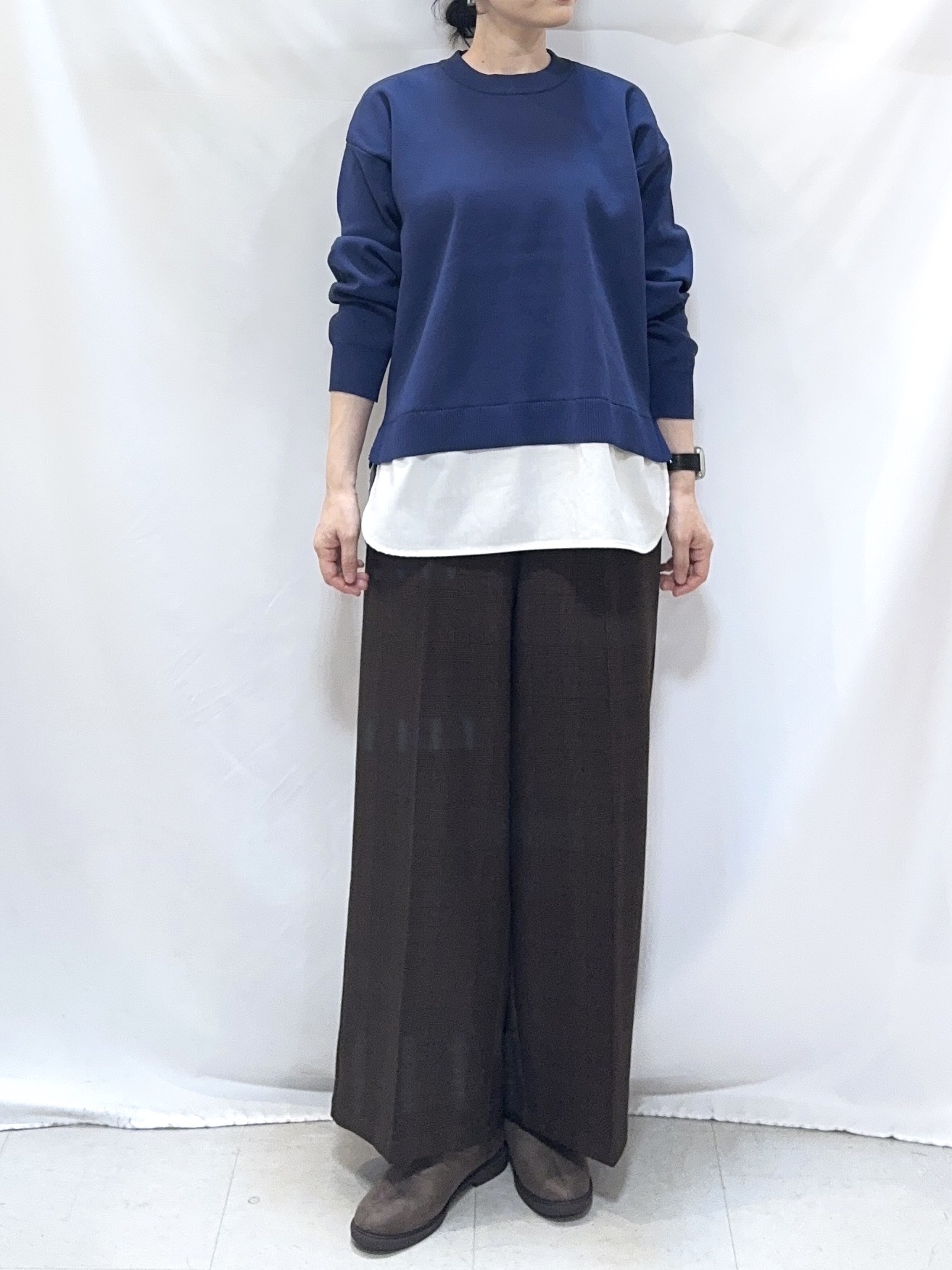 𝐇𝐢𝐫𝐨𝐦𝐢さんの「SHOO･LA･RUE｜【S-LL/体型カバー】ヒップが隠れる ラインジャカード Vネックカーディガン」を使ったコーディネート