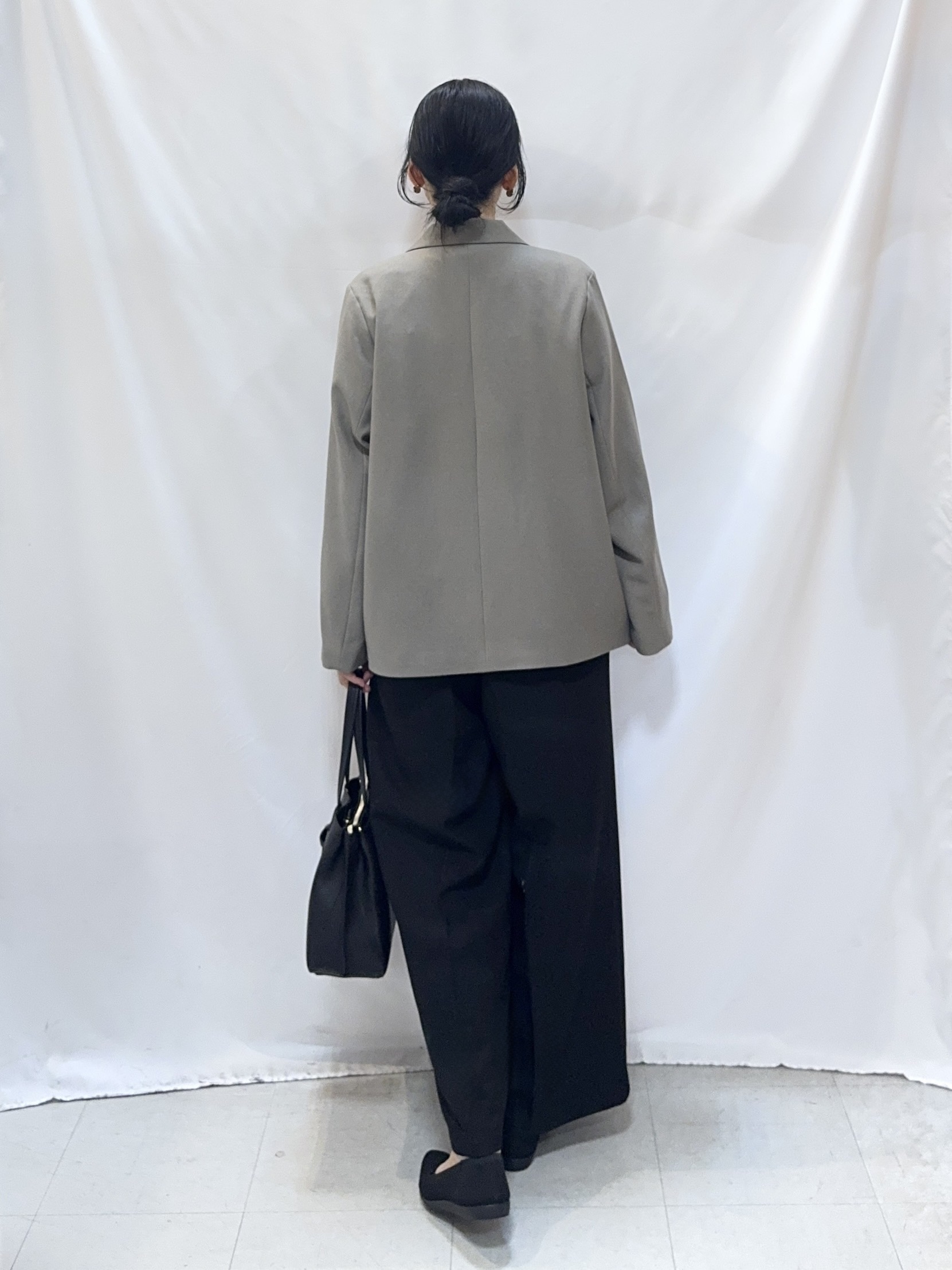 𝐇𝐢𝐫𝐨𝐦𝐢さんの「SHOO･LA･RUE｜【セットアップ可/洗濯後しわになりにくい】ウールフィール ダブルジャケット」を使ったコーディネート
