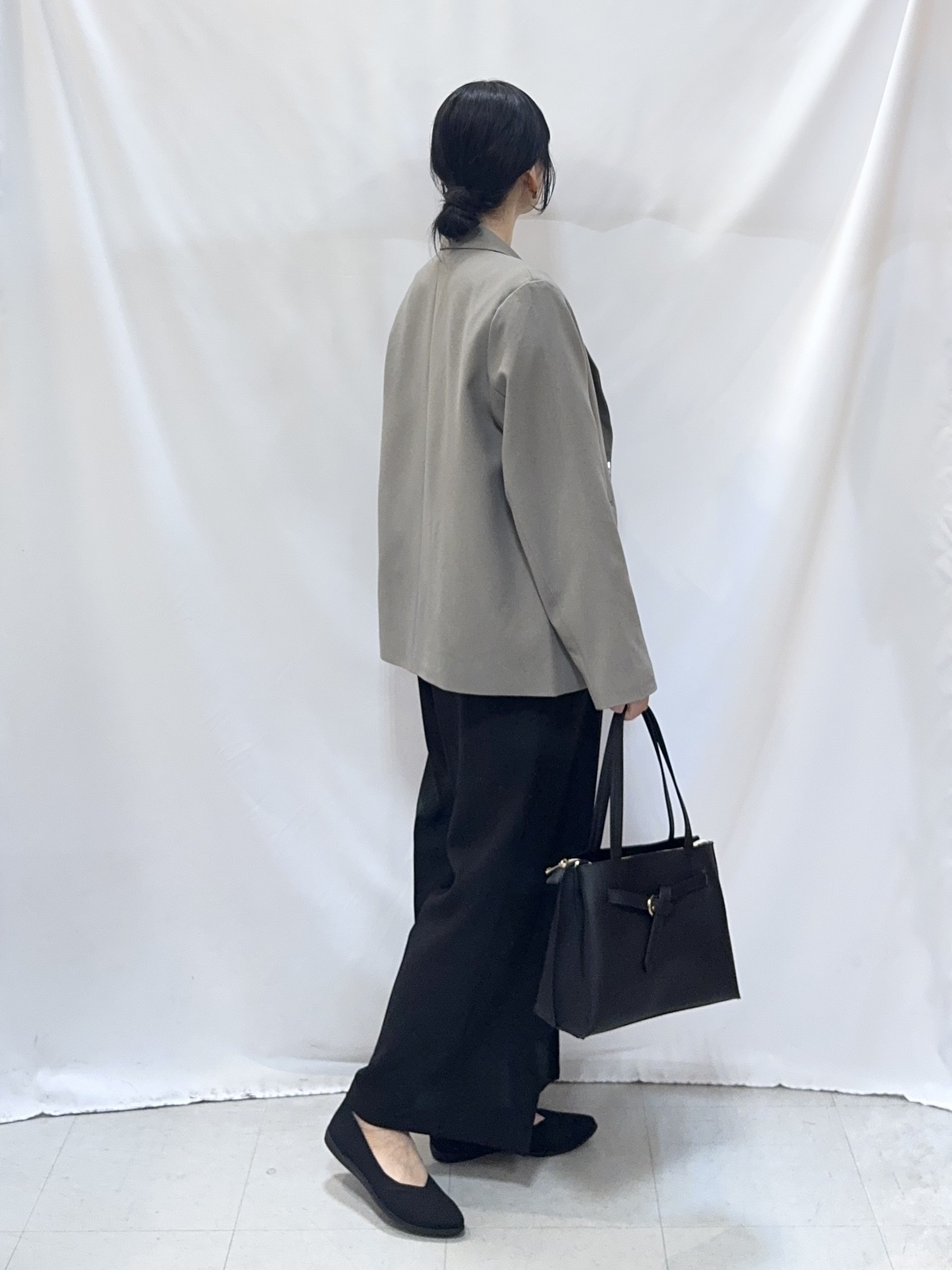 𝐇𝐢𝐫𝐨𝐦𝐢さんの「SHOO･LA･RUE｜【セットアップ可/洗濯後しわになりにくい】ウールフィール ダブルジャケット」を使ったコーディネート