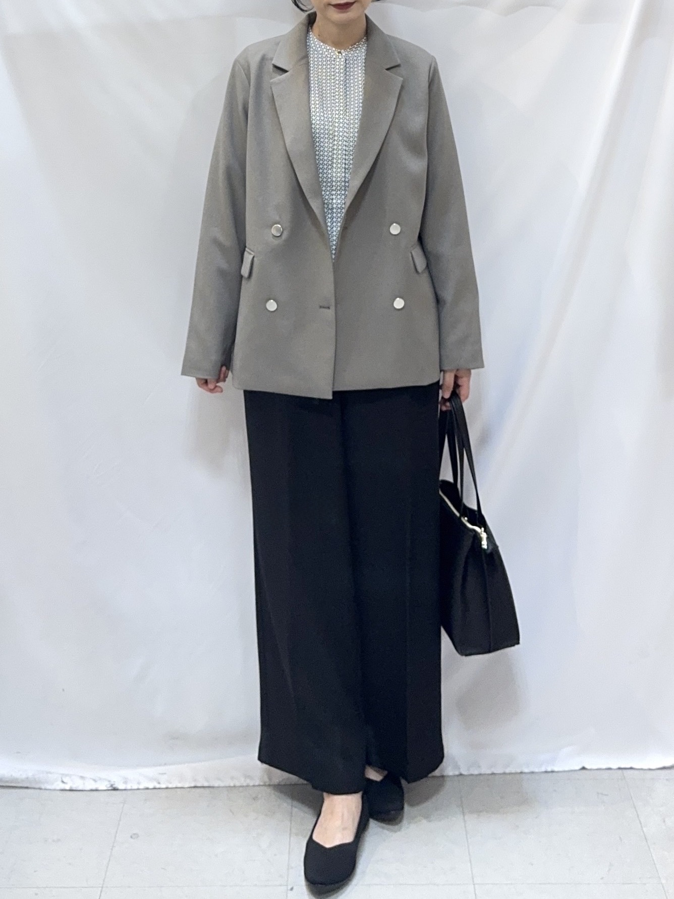 𝐇𝐢𝐫𝐨𝐦𝐢さんの「SHOO･LA･RUE｜【セットアップ可/洗濯後しわになりにくい】ウールフィール ダブルジャケット」を使ったコーディネート
