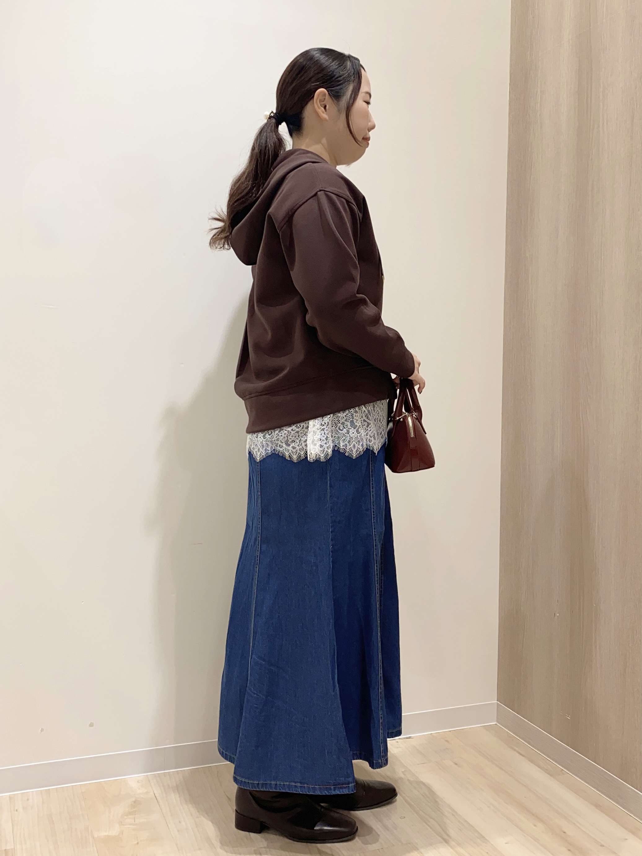 HANAさんの「grove｜【きれいめに着こなせる】大人のダンボールフードパーカ」を使ったコーディネート