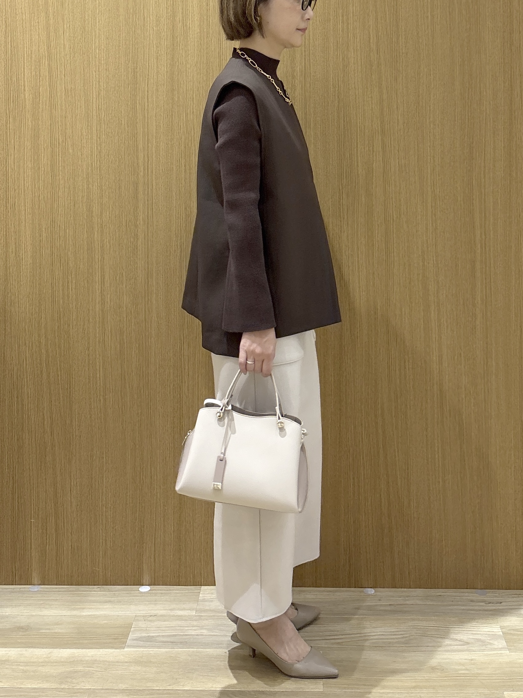 たけねぇさんの「OPAQUE.CLIP｜《ツインセット》Vネックベスト&times;ハイネックリブニット【洗濯機OK】」を使ったコーディネート