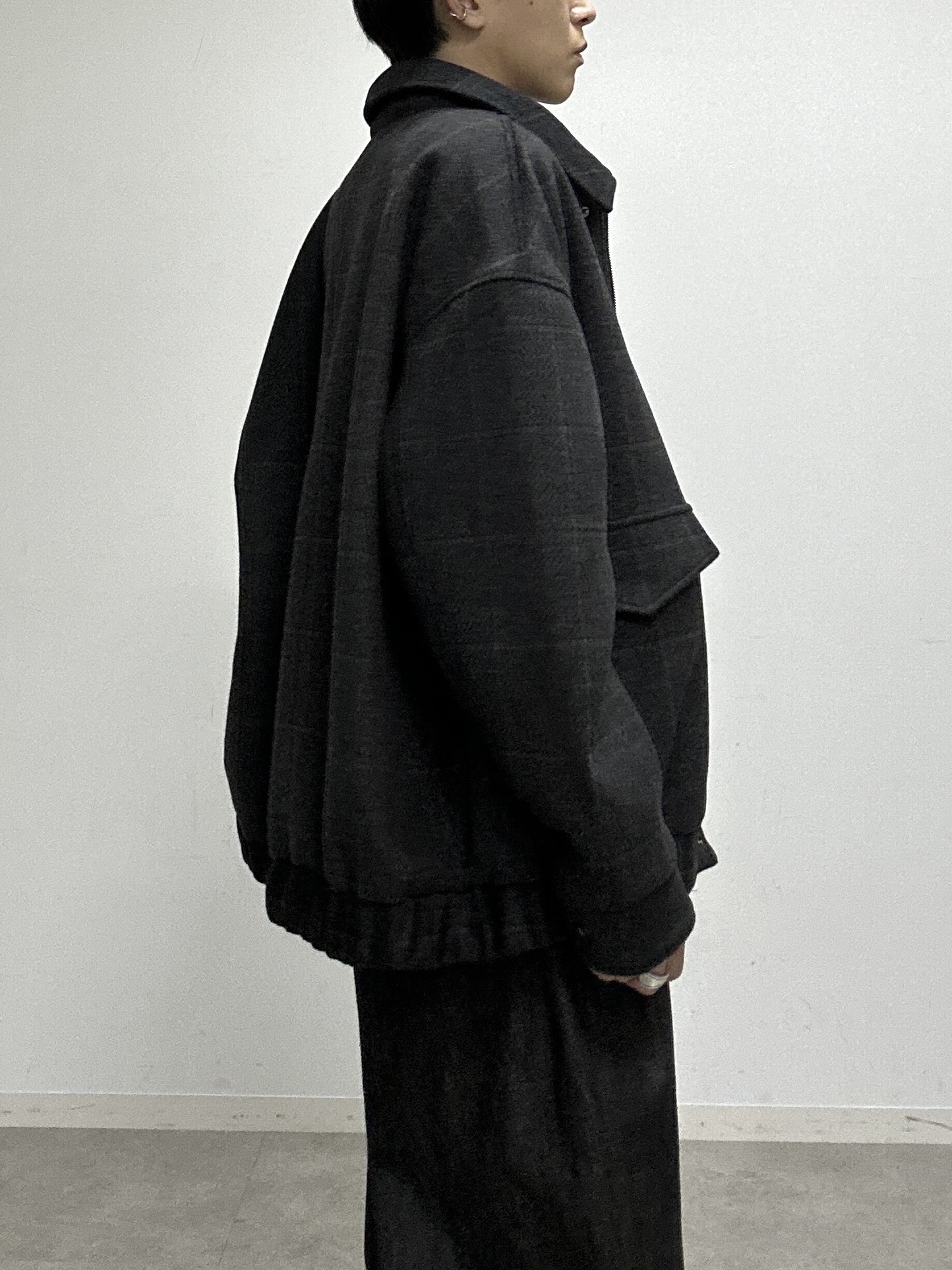 ドイさんの「tk.TAKEO KIKUCHI｜【色褪せしにくいデニム】Comfy Fadeless Denim Seriesワイドストレートデニム」を使ったコーディネート