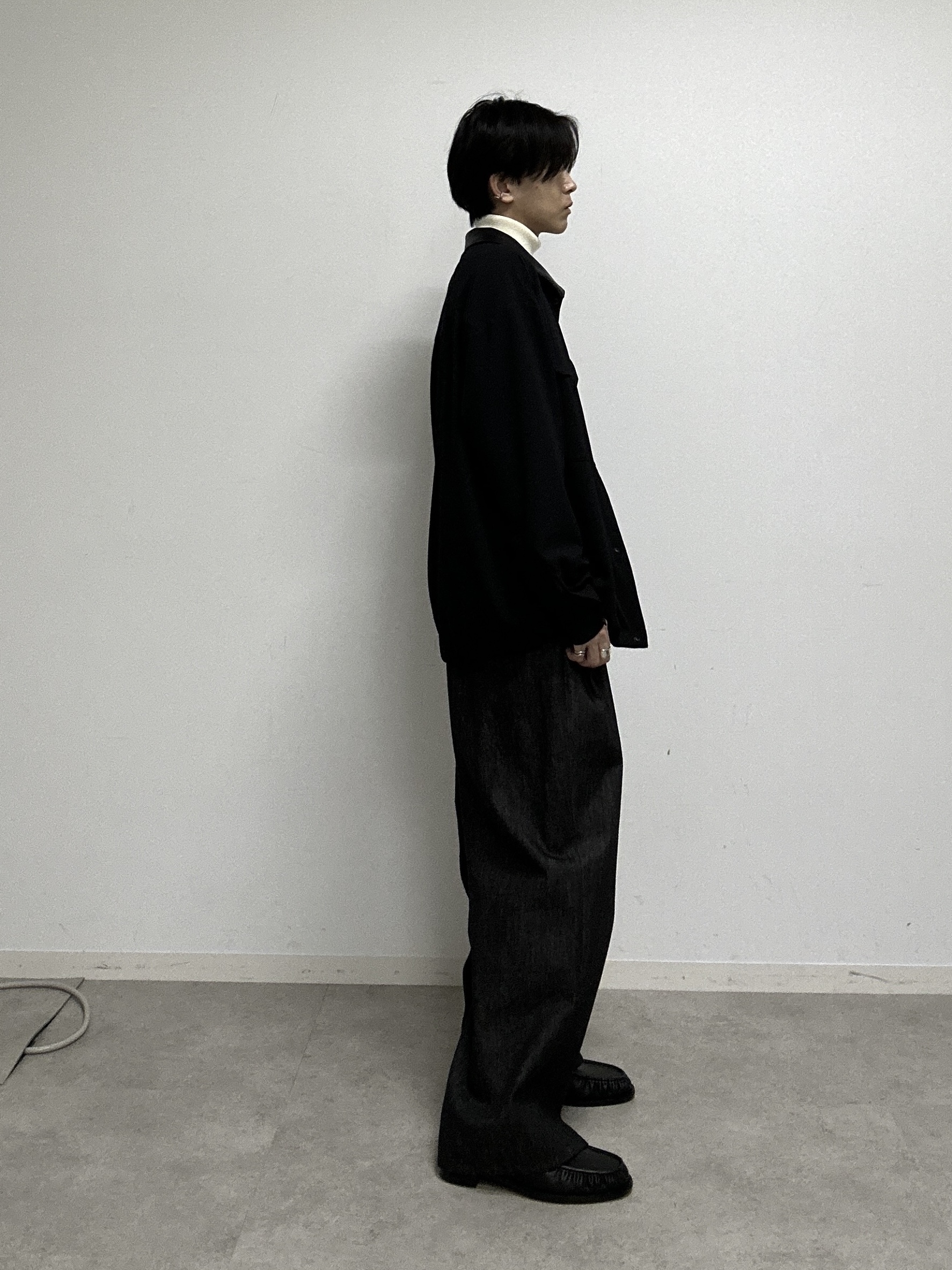ドイさんの「tk.TAKEO KIKUCHI｜【色褪せしにくいデニム】Comfy Fadeless Denim Seriesワイドストレートデニム」を使ったコーディネート