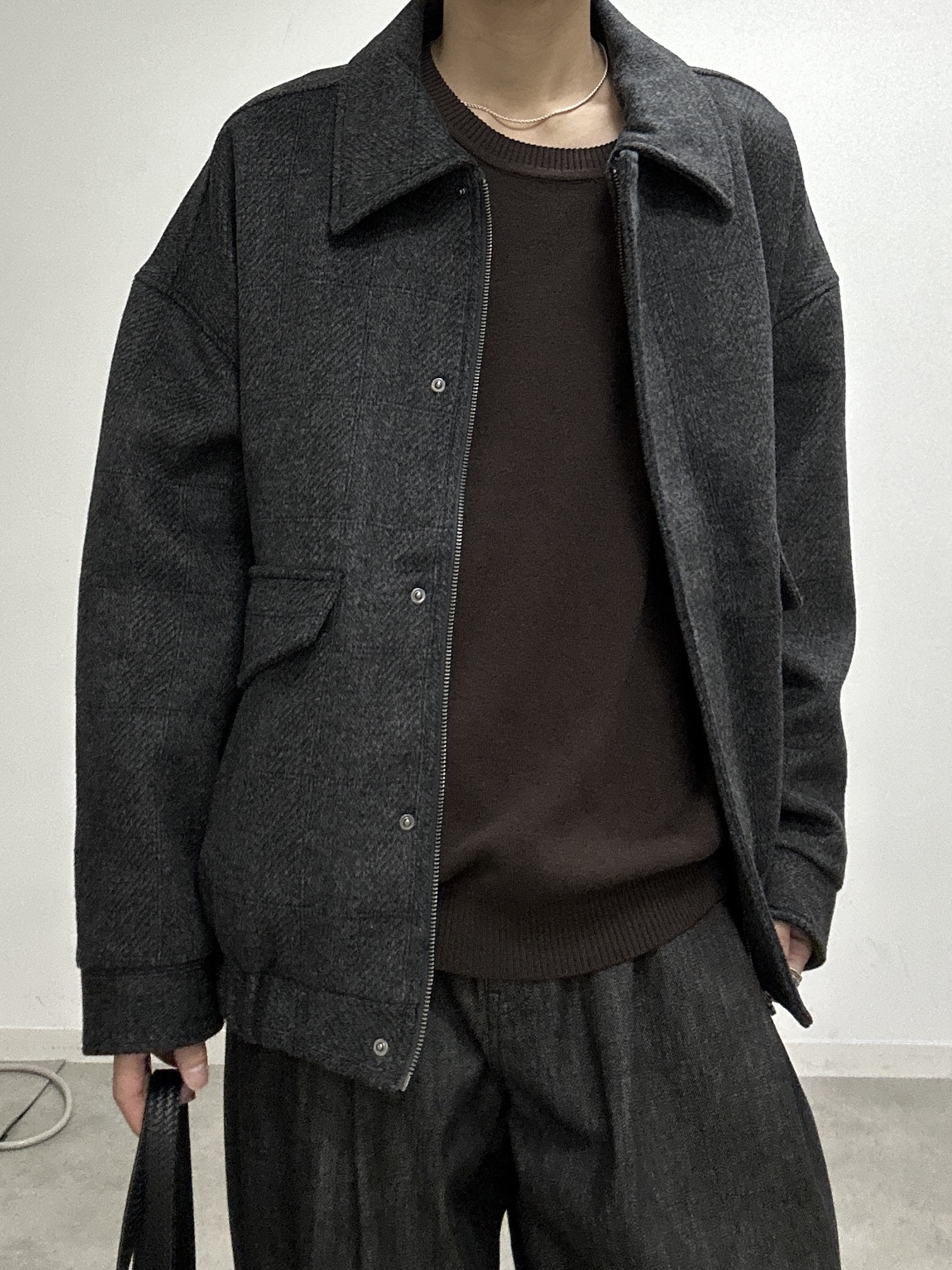 ドイさんの「tk.TAKEO KIKUCHI｜【色褪せしにくいデニム】Comfy Fadeless Denim Seriesワイドストレートデニム」を使ったコーディネート