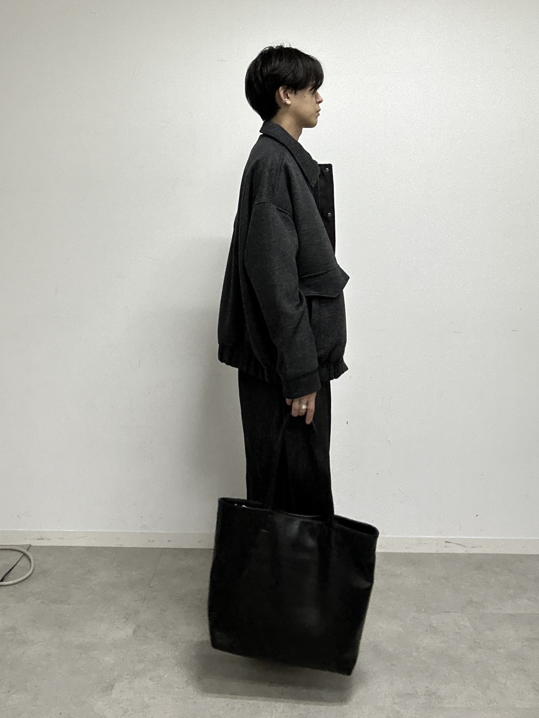 ドイさんの「tk.TAKEO KIKUCHI｜【色褪せしにくいデニム】Comfy Fadeless Denim Seriesワイドストレートデニム」を使ったコーディネート