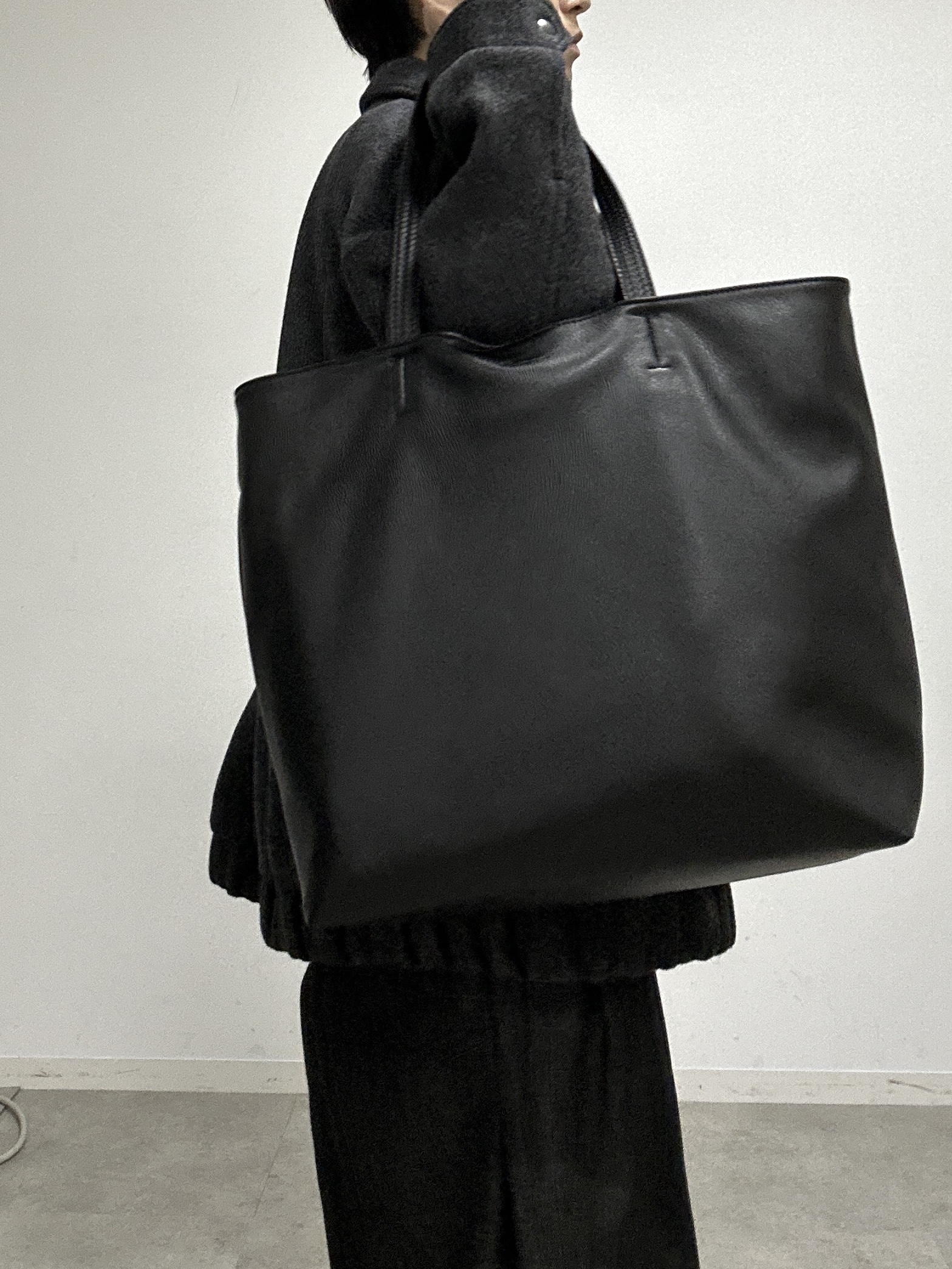 ドイさんの「tk.TAKEO KIKUCHI｜【色褪せしにくいデニム】Comfy Fadeless Denim Seriesワイドストレートデニム」を使ったコーディネート
