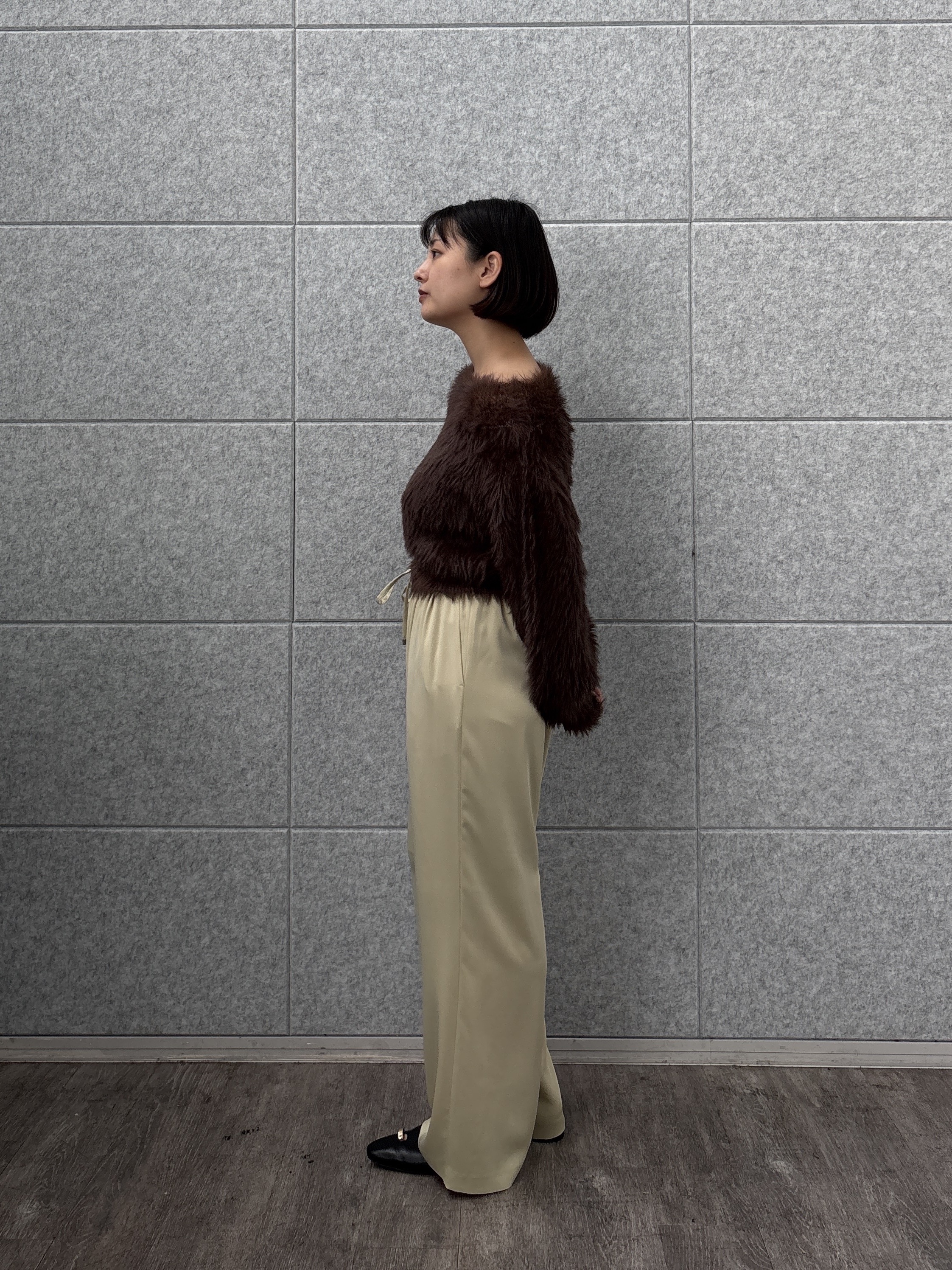 ayanoさんの「INDIVI｜フェザーニットオフショルプルオーバー」を使ったコーディネート