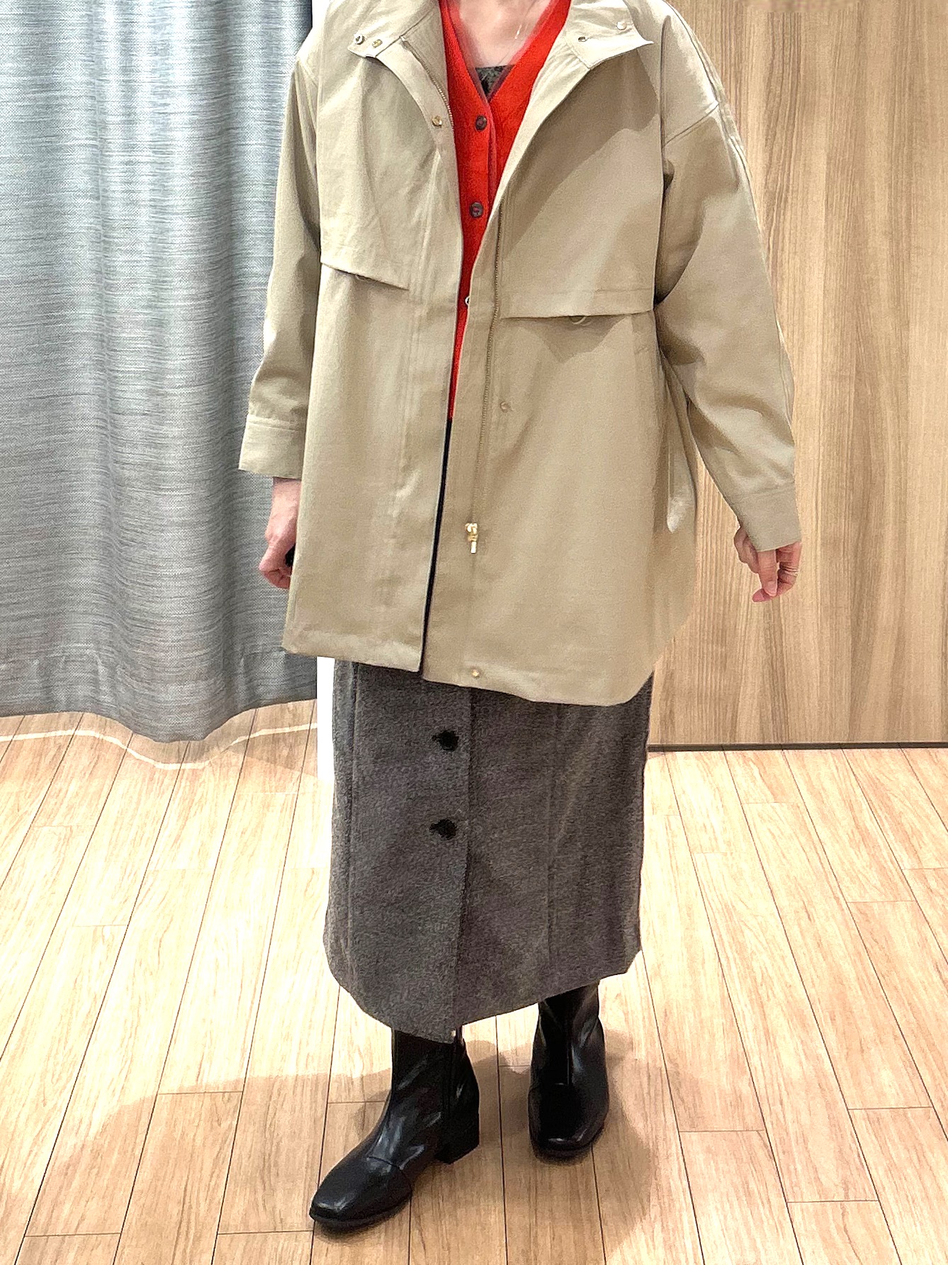 よっしーさんの「grove｜【撥水／シルエット2WAY】ゆったり着られて体型カバー◎ スタンドネック テントラインコート」を使ったコーディネート