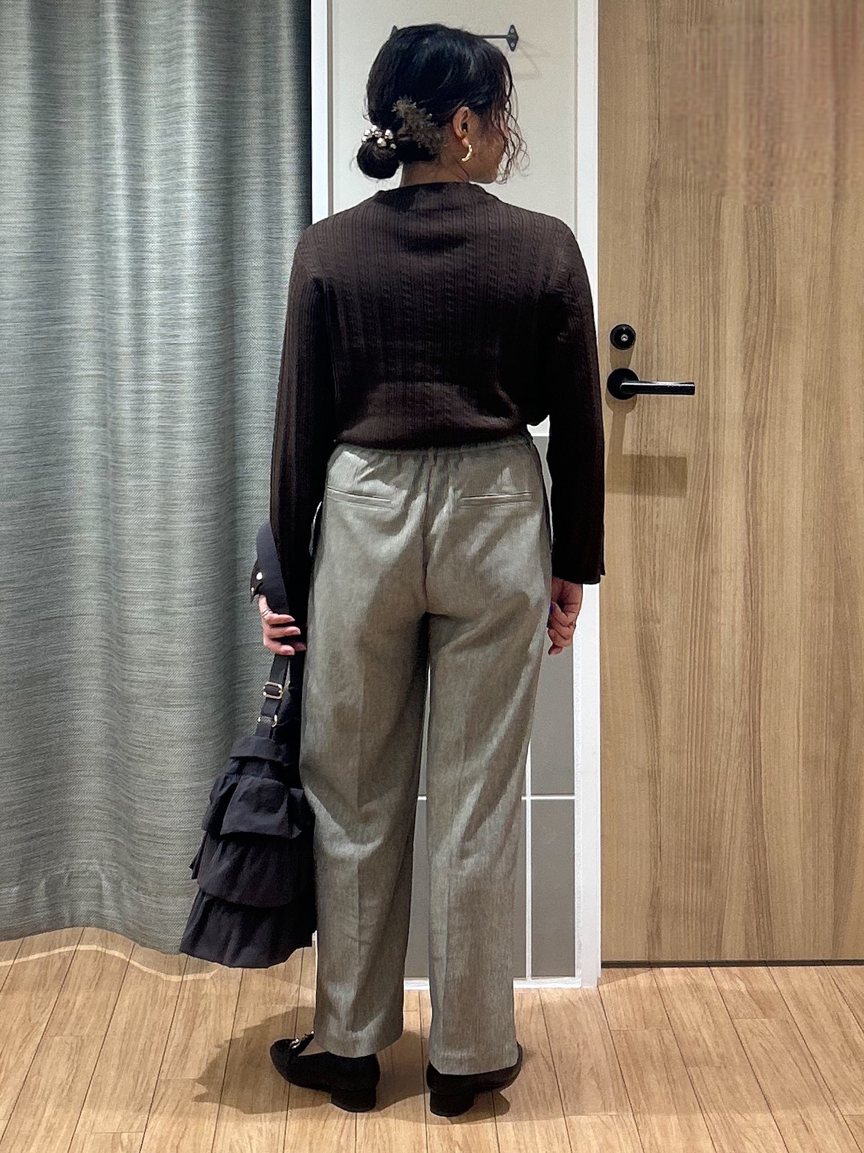 よっしーさんの「grove｜【毛玉軽減】すっきり美人見え ケーブルニット」を使ったコーディネート
