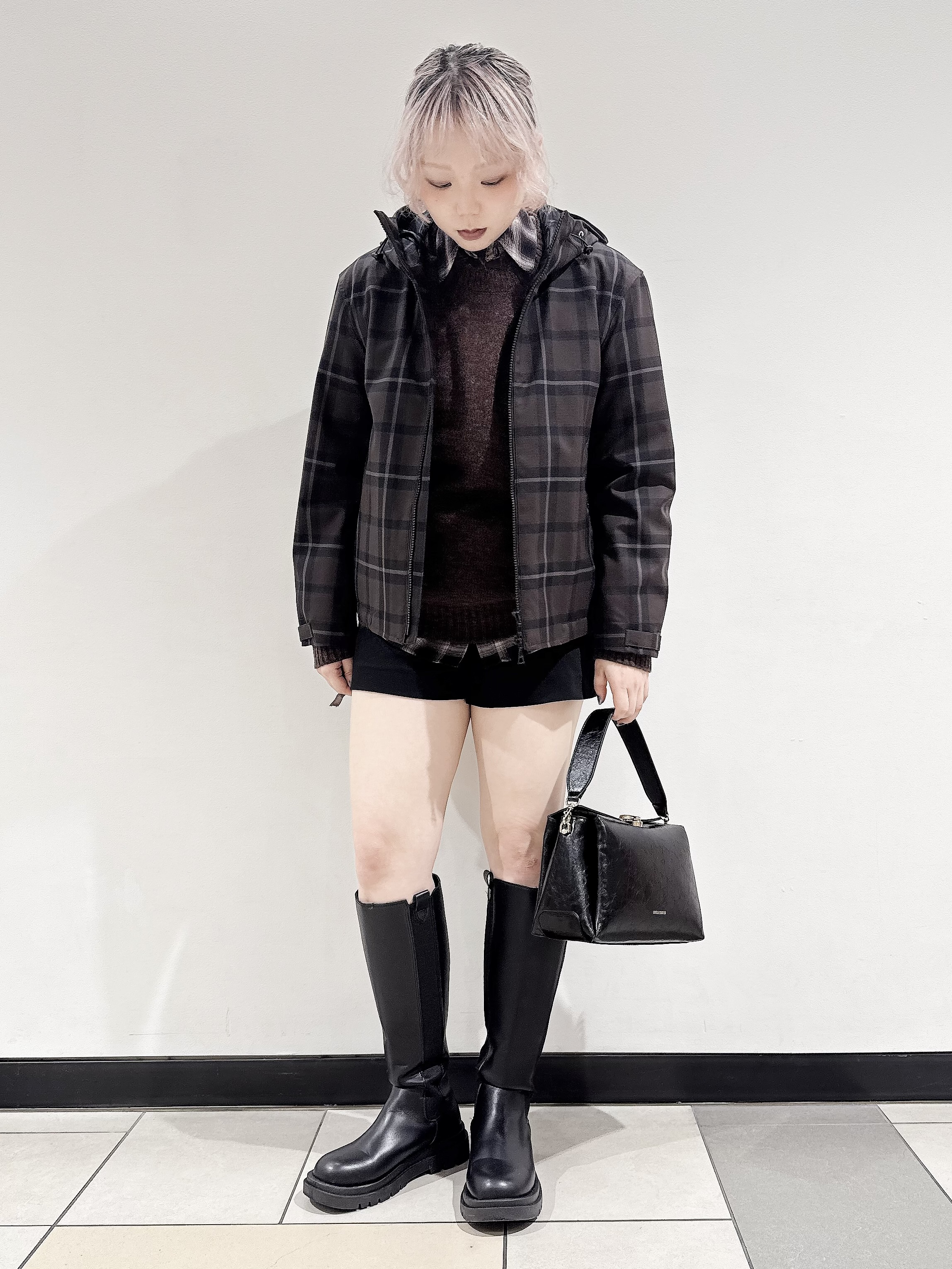 なかもとあきさんの「DRESSTERIOR｜【STORY11月号掲載】チェックバックウォームテックブルゾン」を使ったコーディネート
