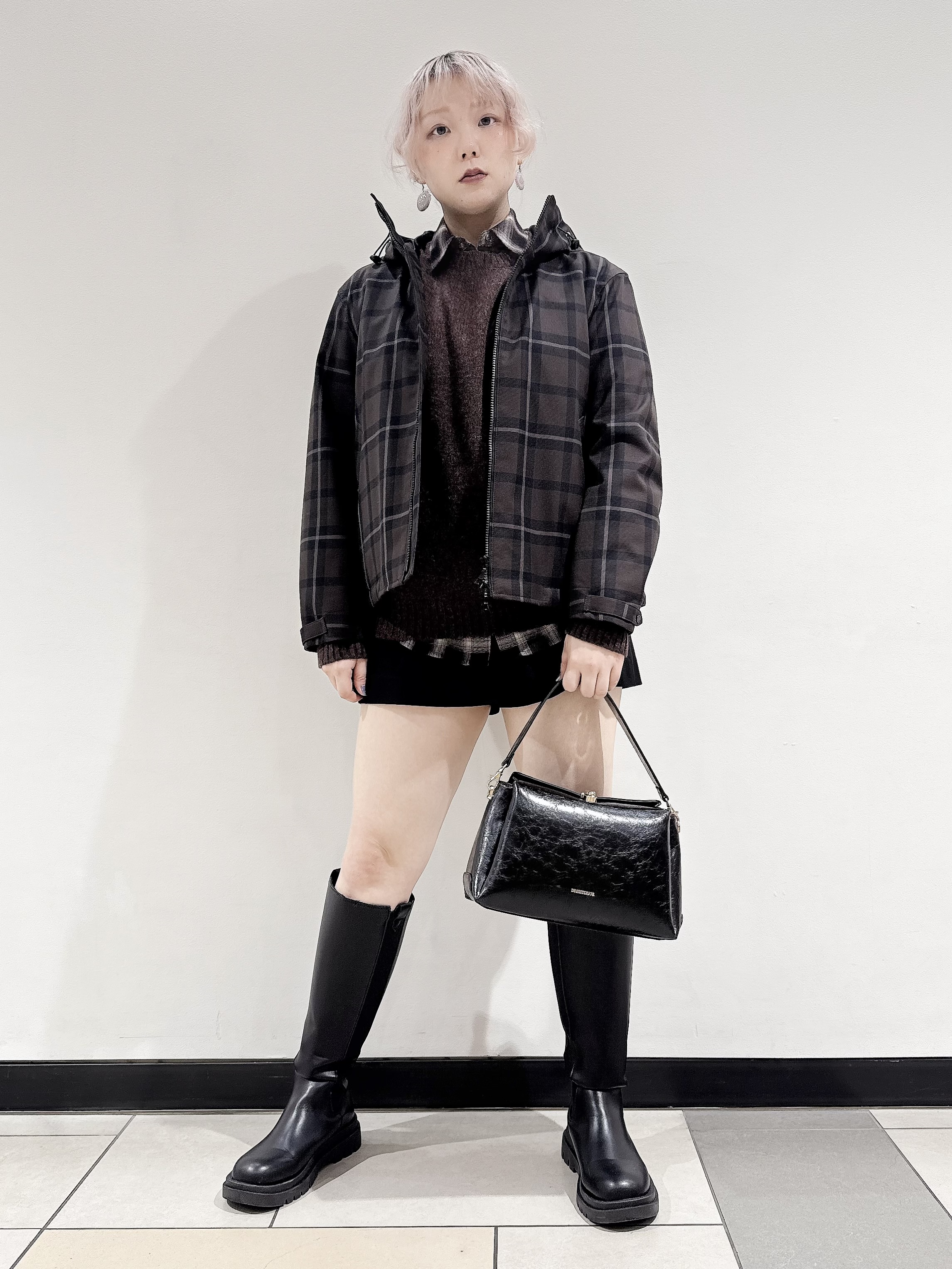 なかもとあきさんの「DRESSTERIOR｜【STORY11月号掲載】チェックバックウォームテックブルゾン」を使ったコーディネート