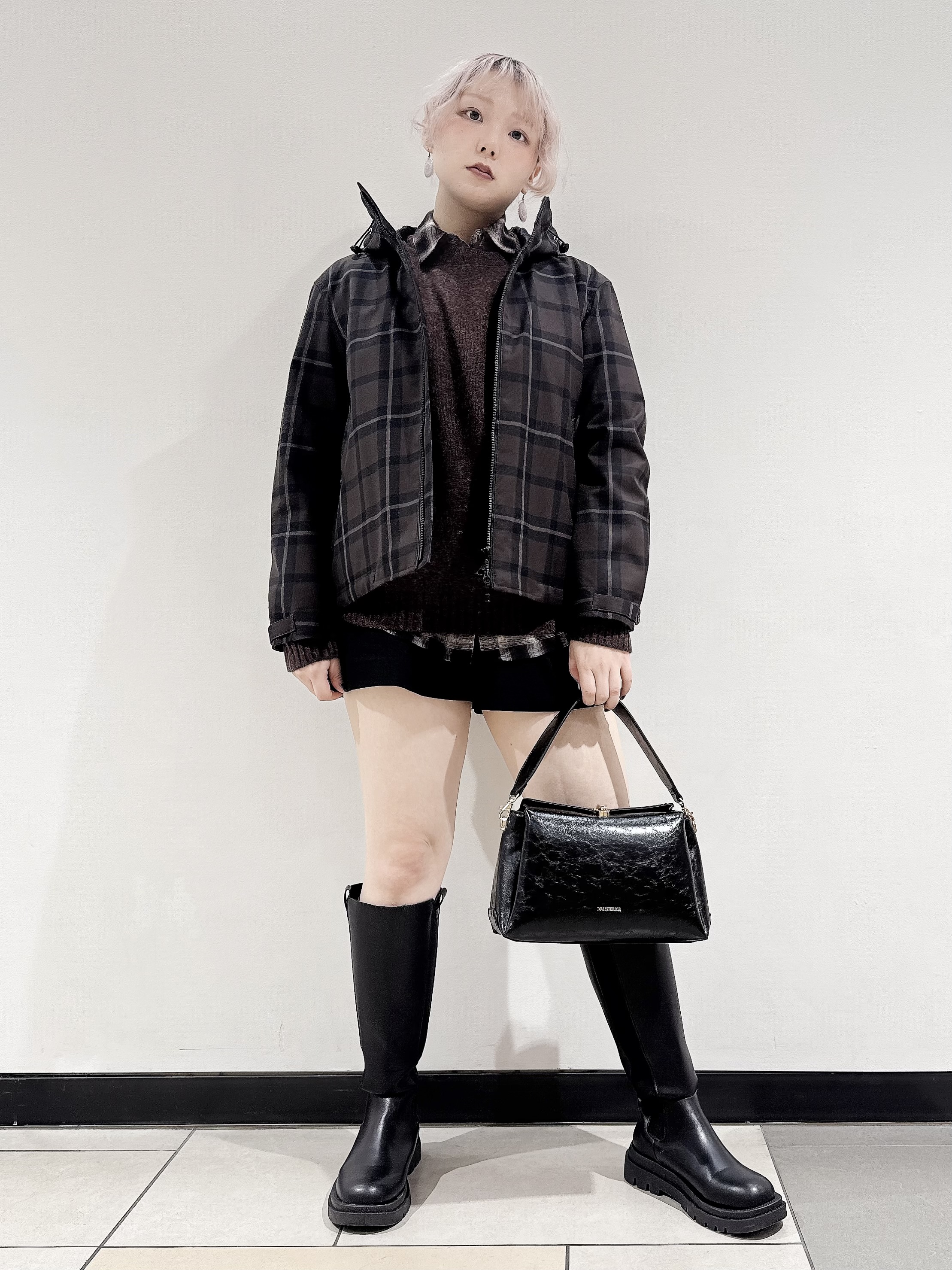 なかもとあきさんの「DRESSTERIOR｜【STORY11月号掲載】チェックバックウォームテックブルゾン」を使ったコーディネート