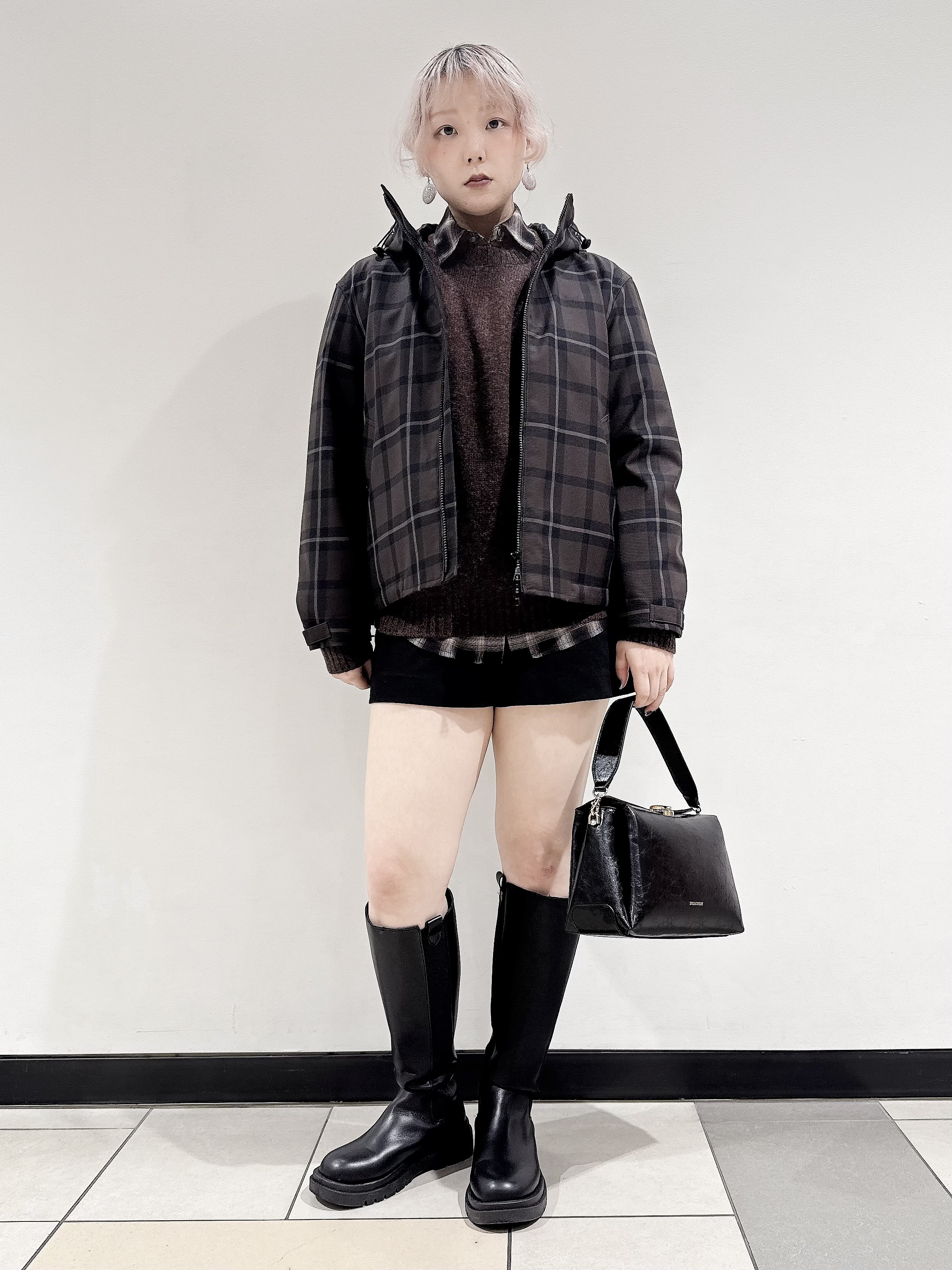 なかもとあきさんの「DRESSTERIOR｜【STORY11月号掲載】チェックバックウォームテックブルゾン」を使ったコーディネート