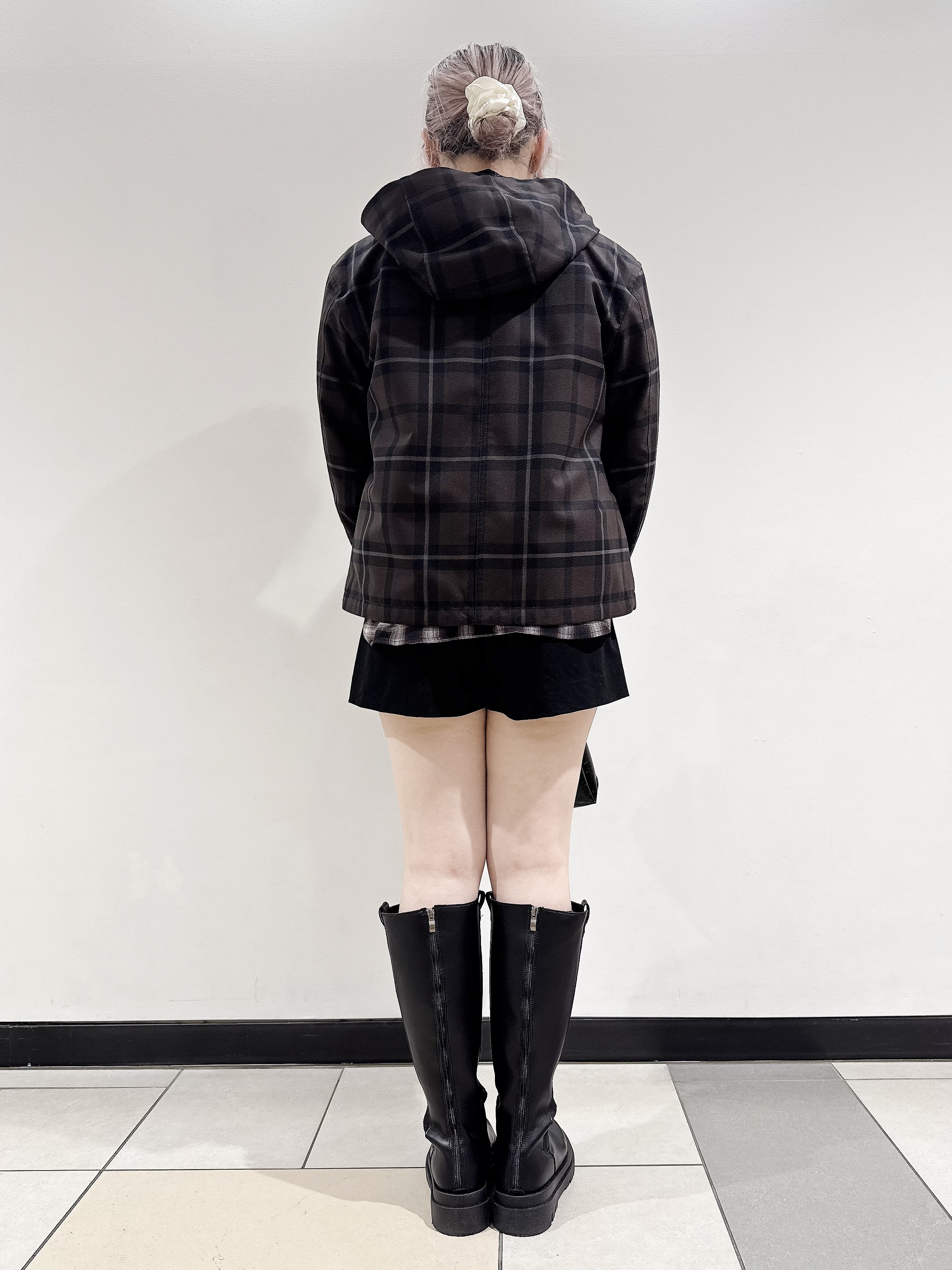 なかもとあきさんの「DRESSTERIOR｜【STORY11月号掲載】チェックバックウォームテックブルゾン」を使ったコーディネート