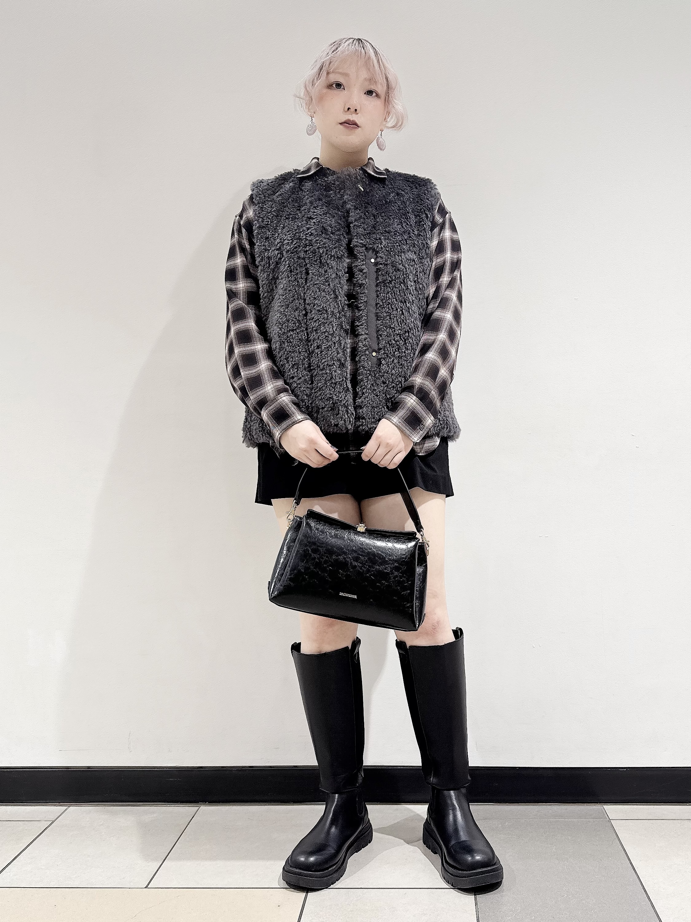 なかもとあきさんの「DRESSTERIOR｜エコファージレ」を使ったコーディネート