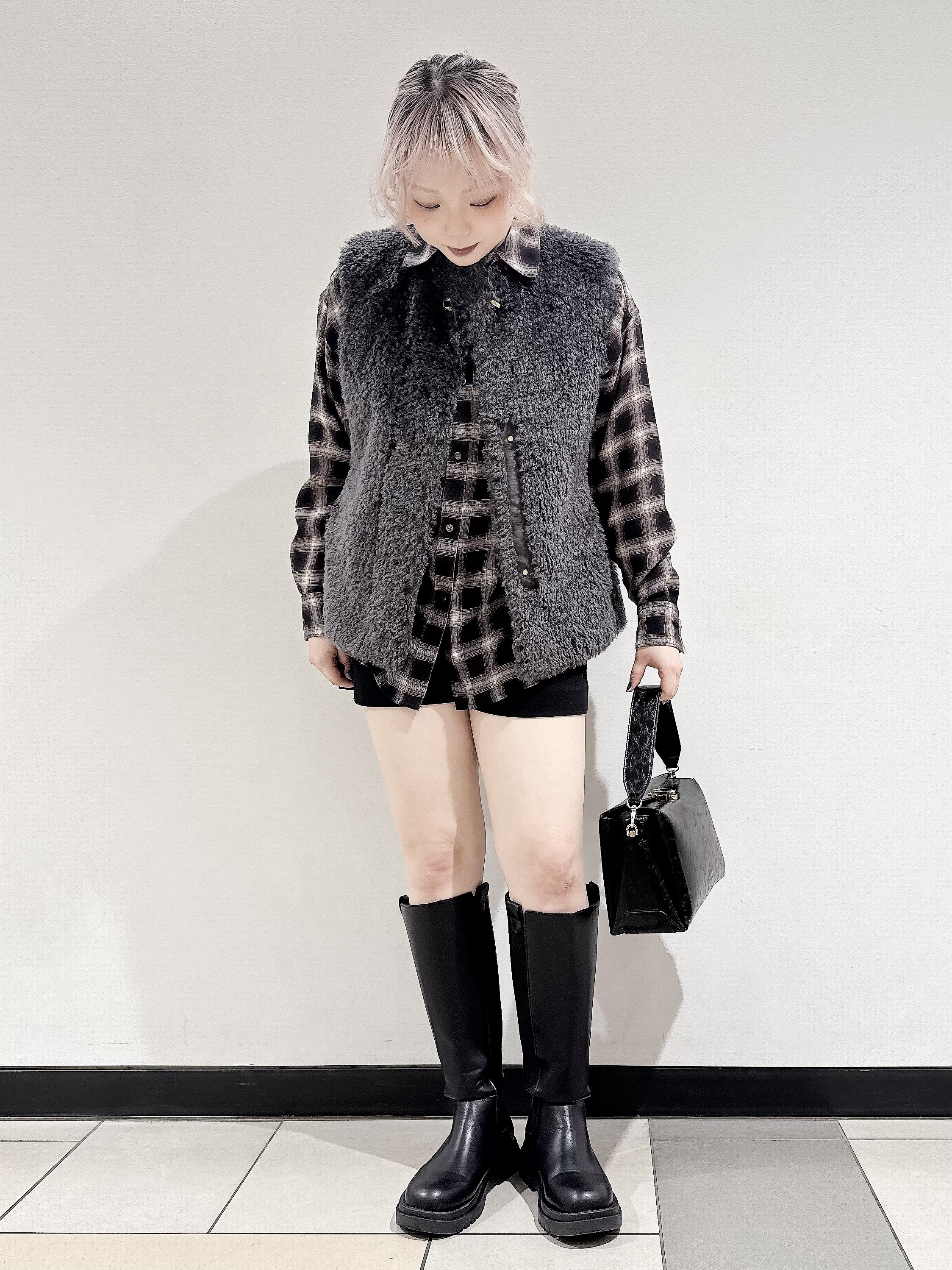 なかもとあきさんの「DRESSTERIOR｜エコファージレ」を使ったコーディネート