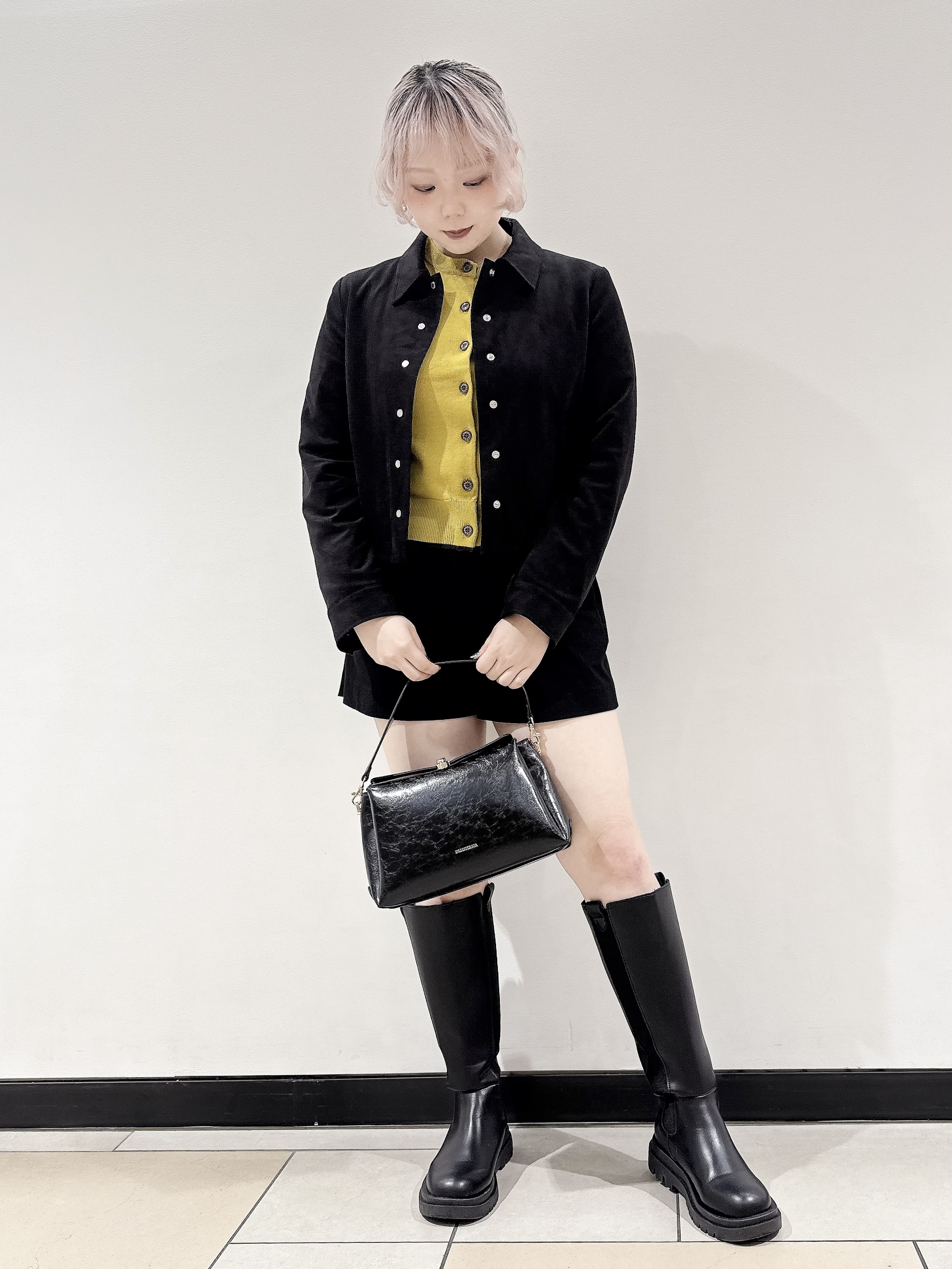 なかもとあきさんの「DRESSTERIOR｜【STORY11月号掲載】スエードショートジャケット」を使ったコーディネート
